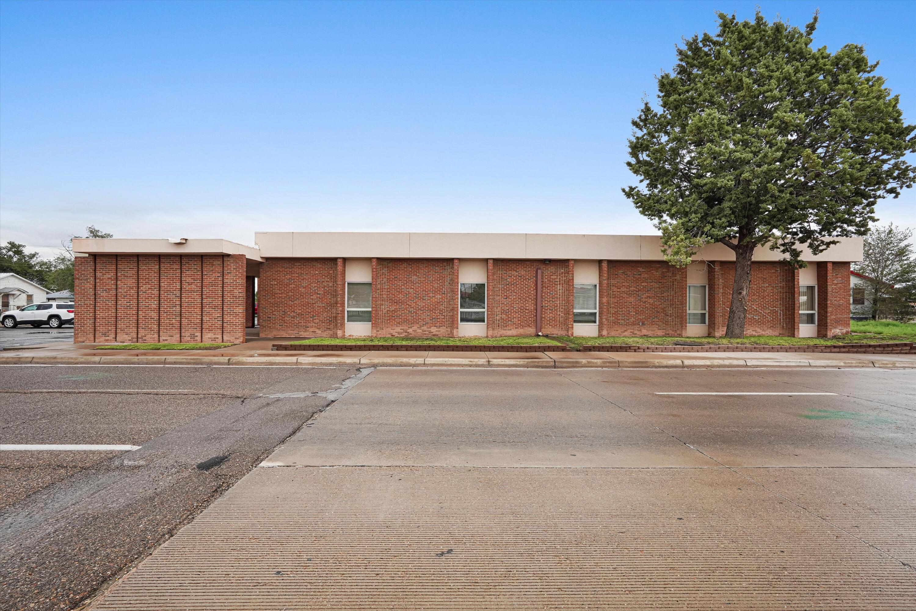 Photo 5 — 712 S 1st Street