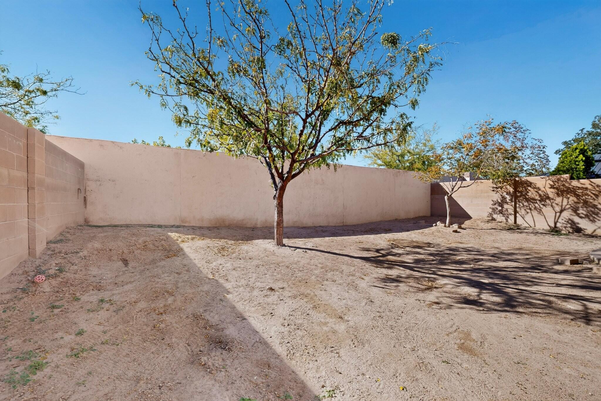Photo 2 — 561 Via Patria SW