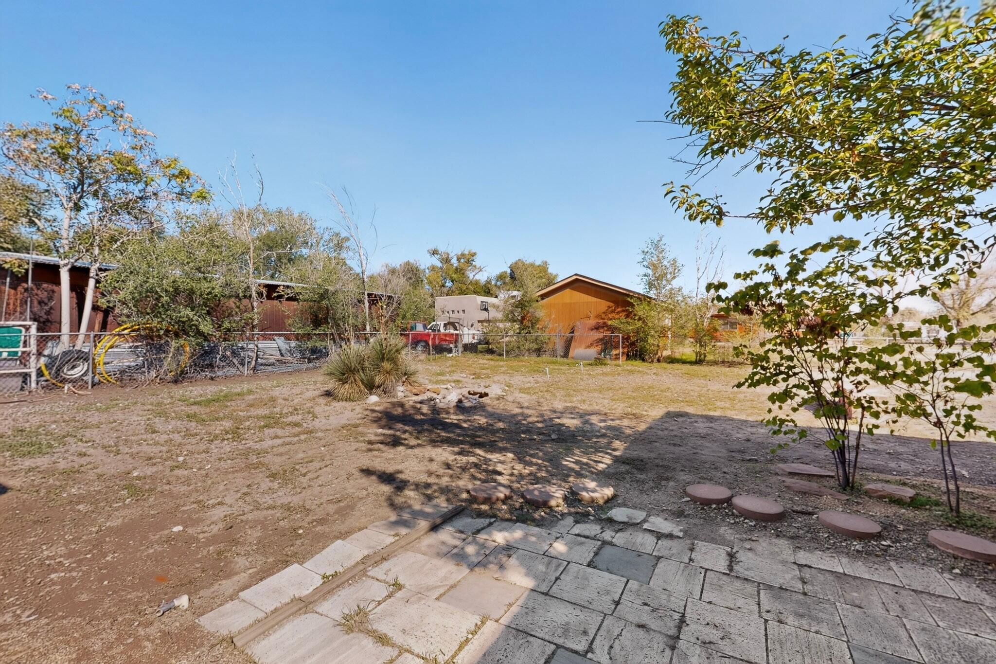 Photo 20 — 225 Willow Road NW