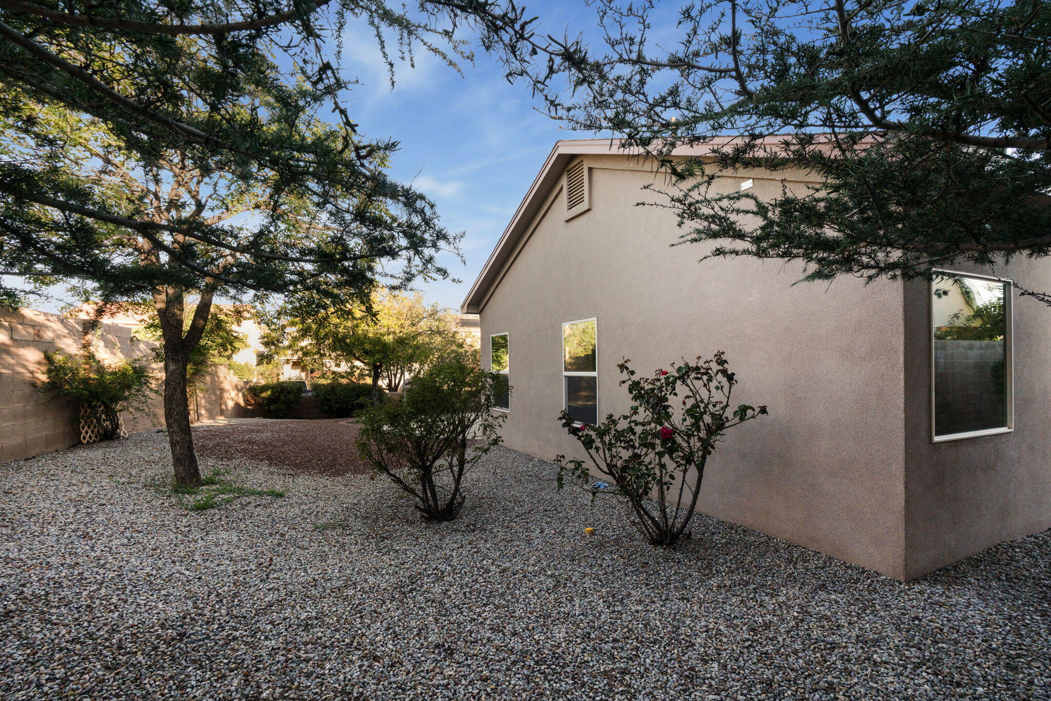 Photo 5 — 6101 Loro Avenue NW