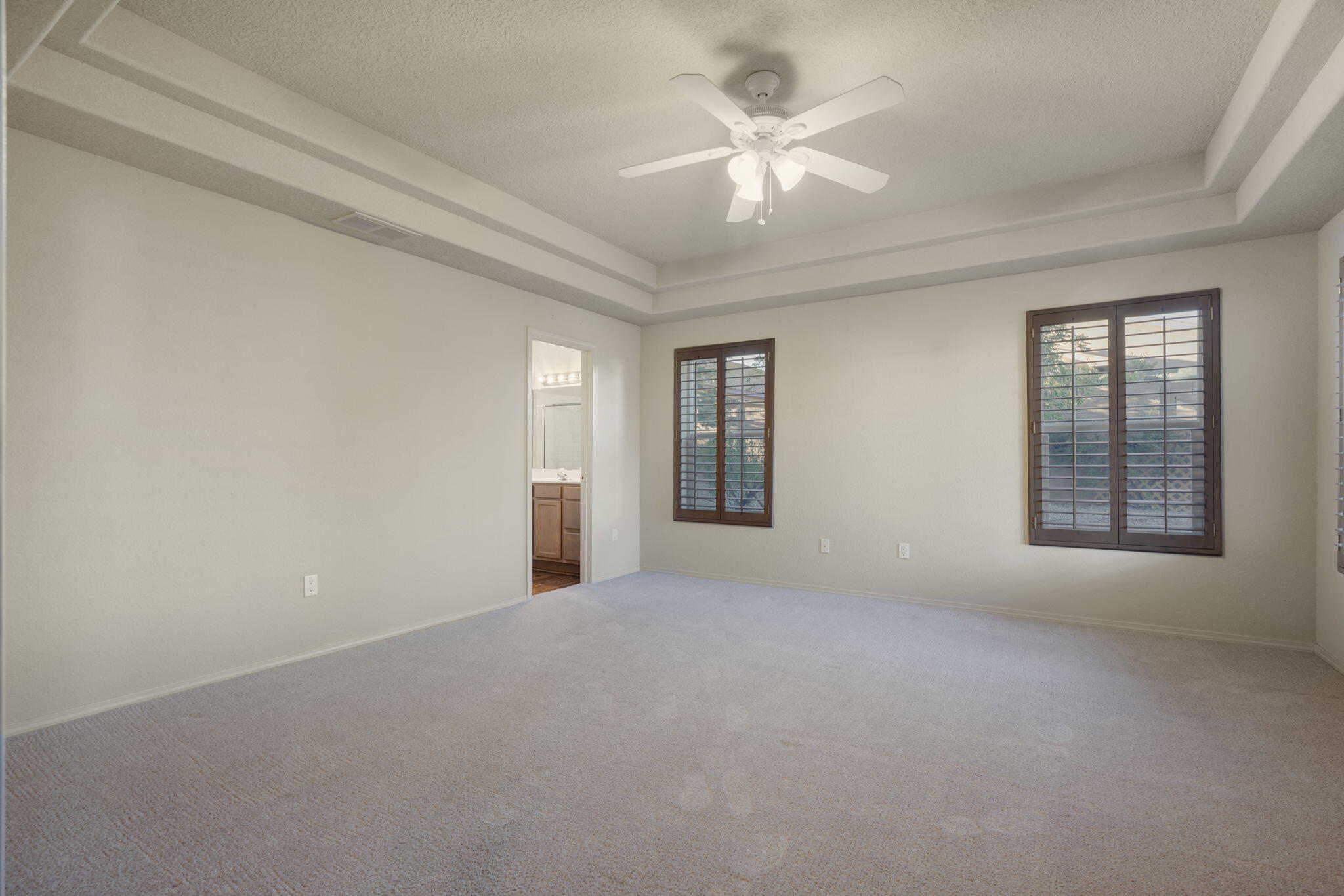 Photo 8 — 6101 Loro Avenue NW