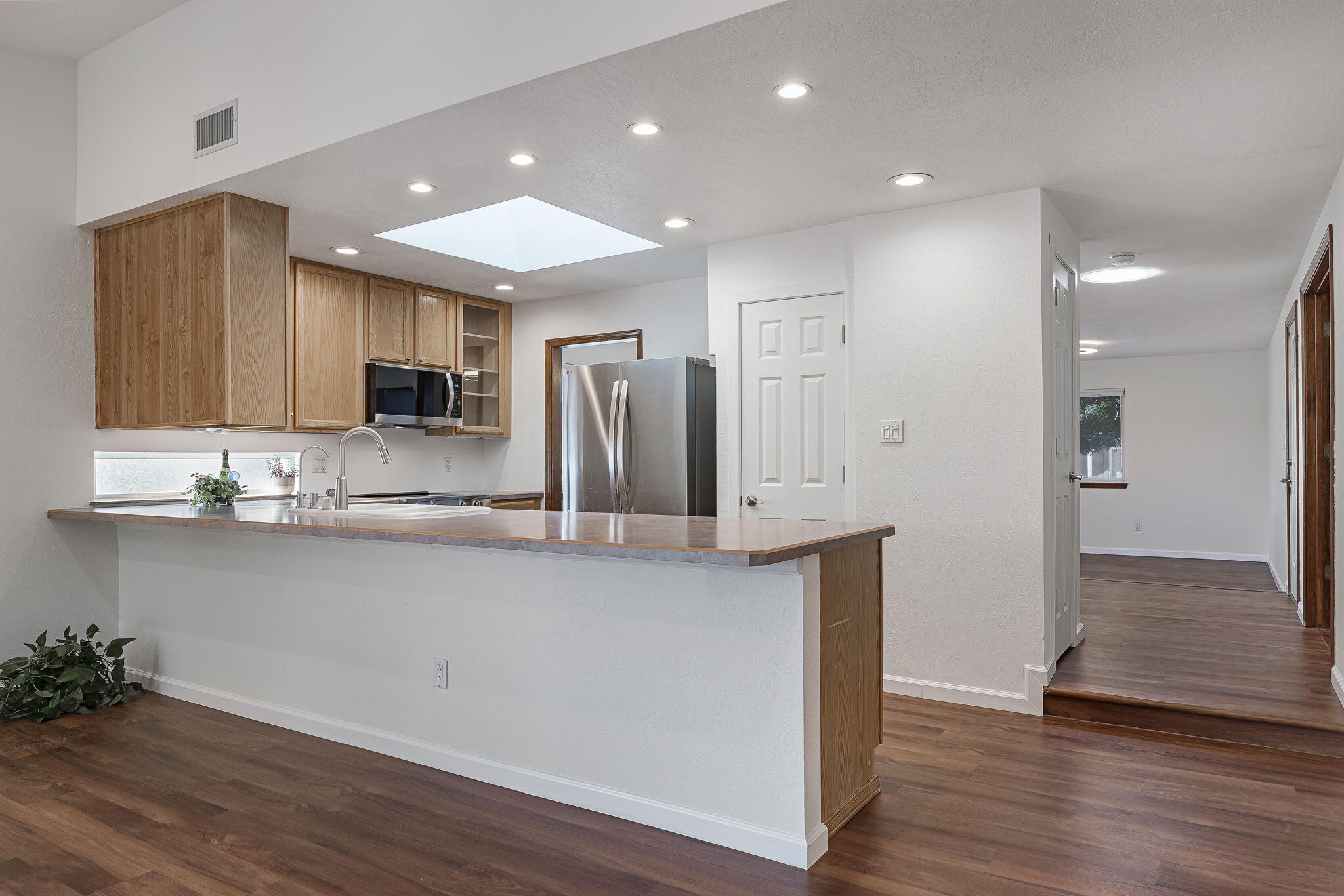Photo 12 — 8132 Otero Avenue NE