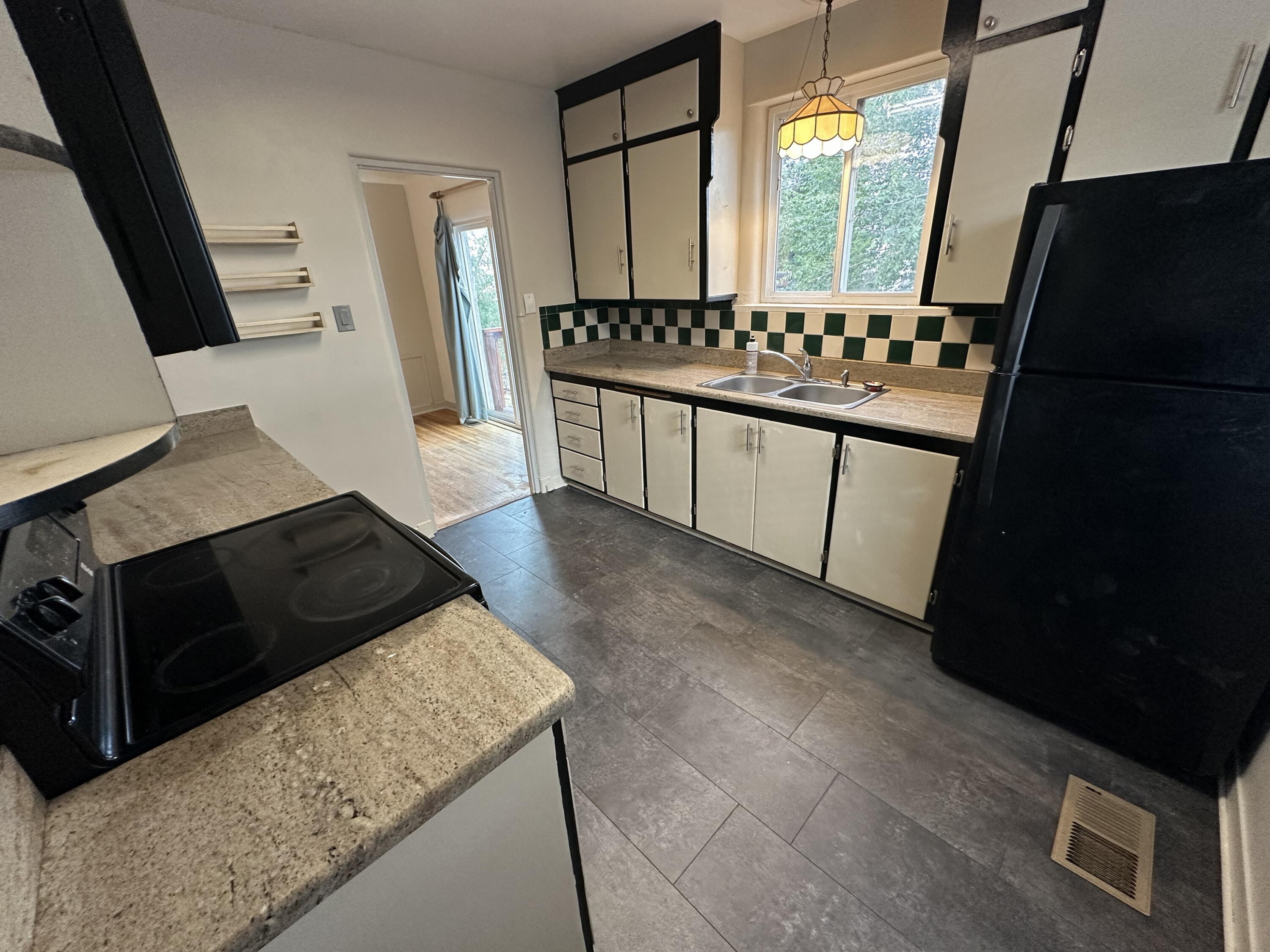 Photo 18 — 3112 Constitution Avenue NE