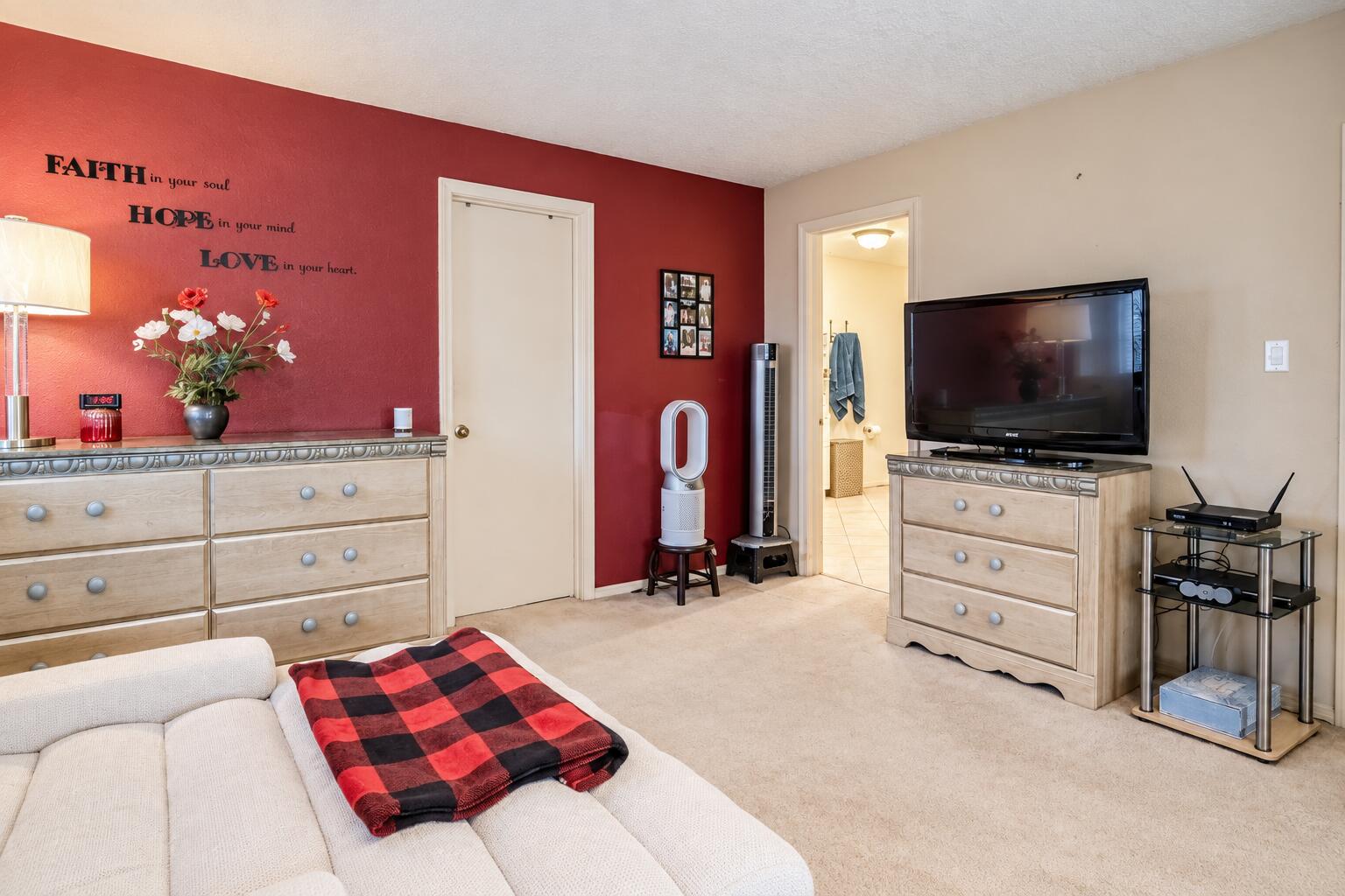 Photo 11 — 3434 Mountainside Parkway NE