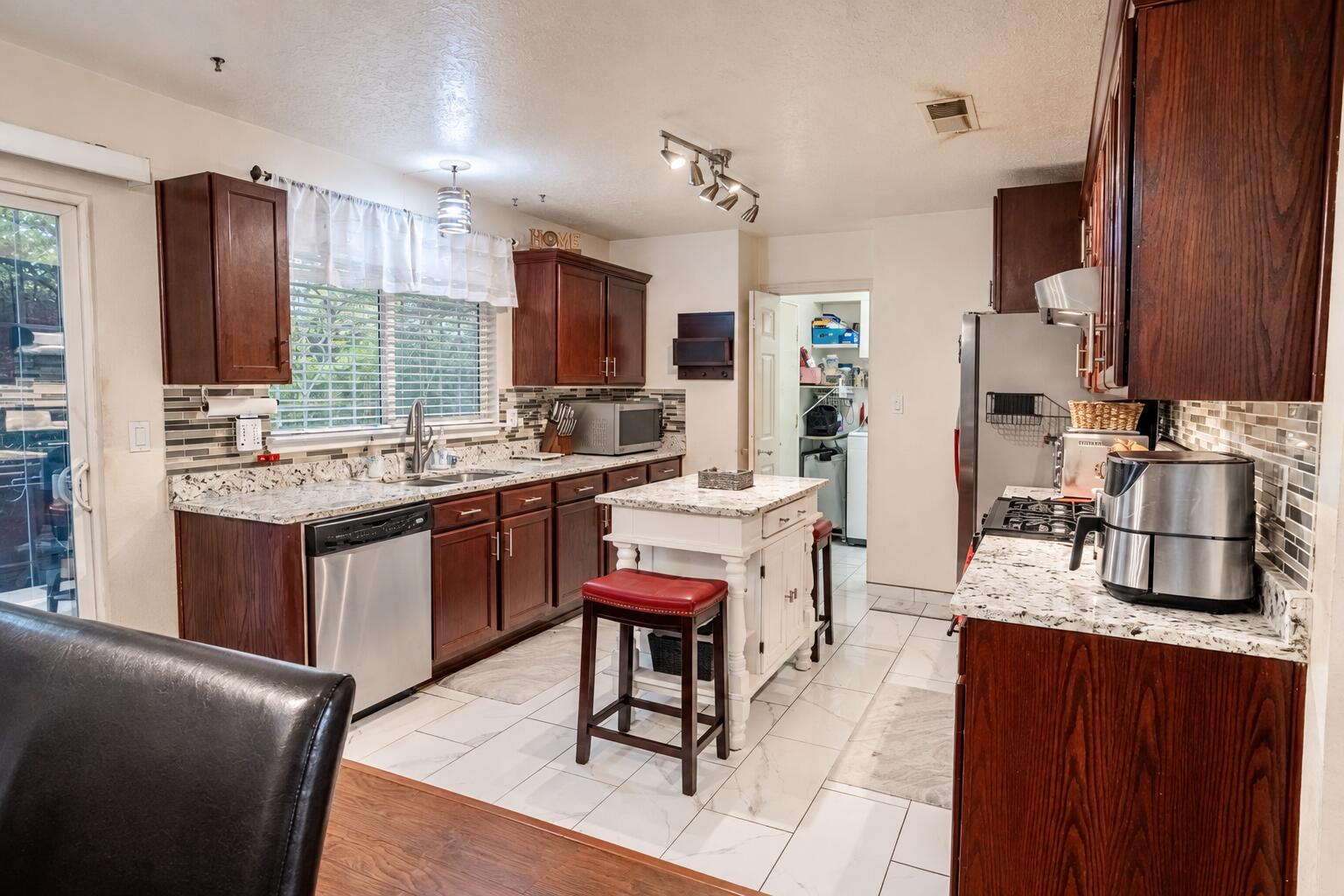 Photo 20 — 3434 Mountainside Parkway NE
