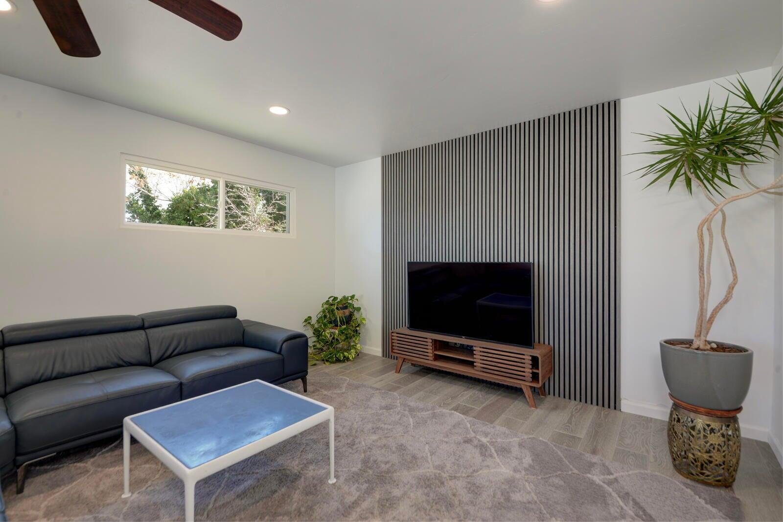Photo 19 — 324 Chula Vista Place NE