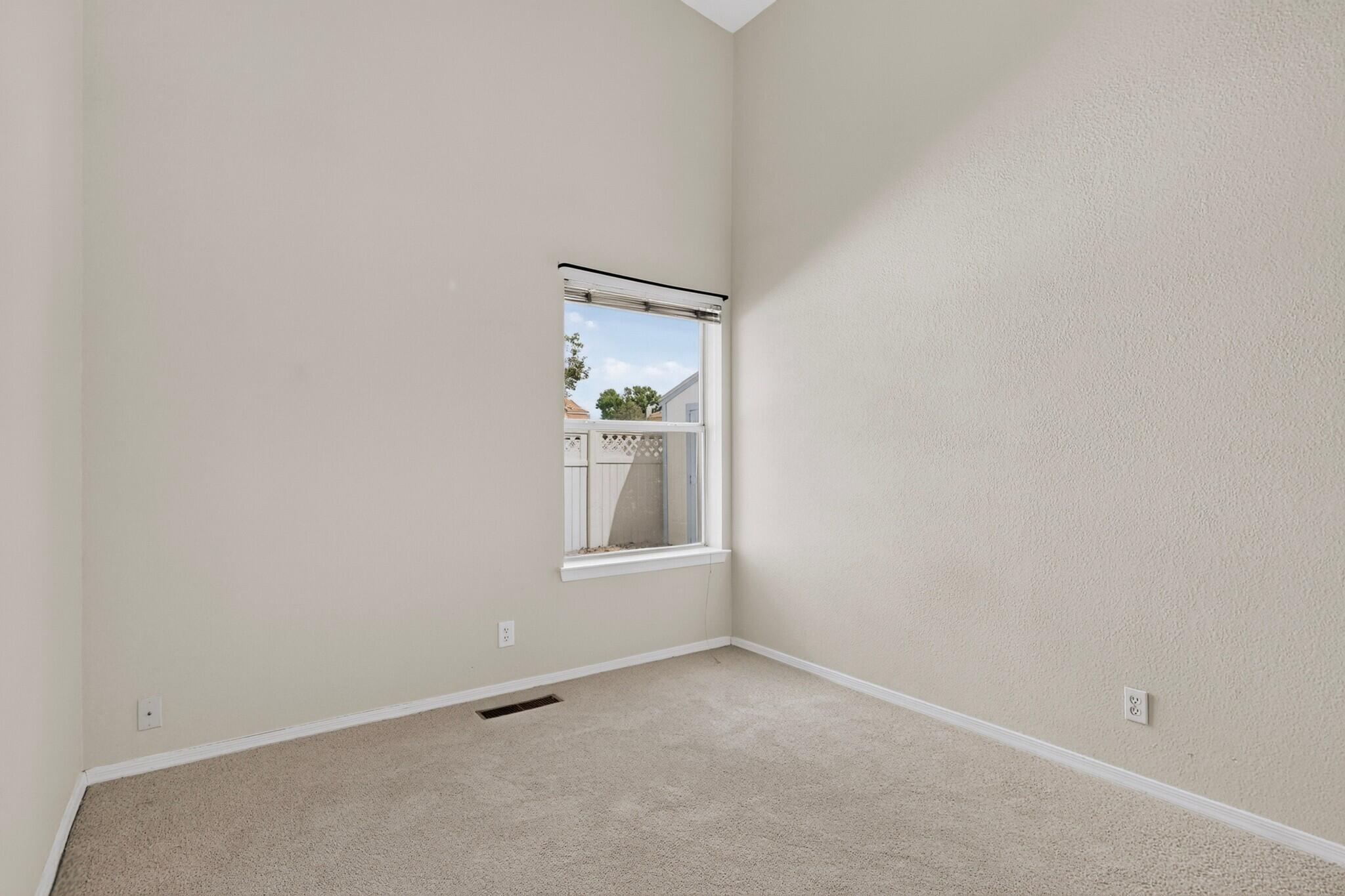Photo 14 — 6704 Mesa Solana Place NW