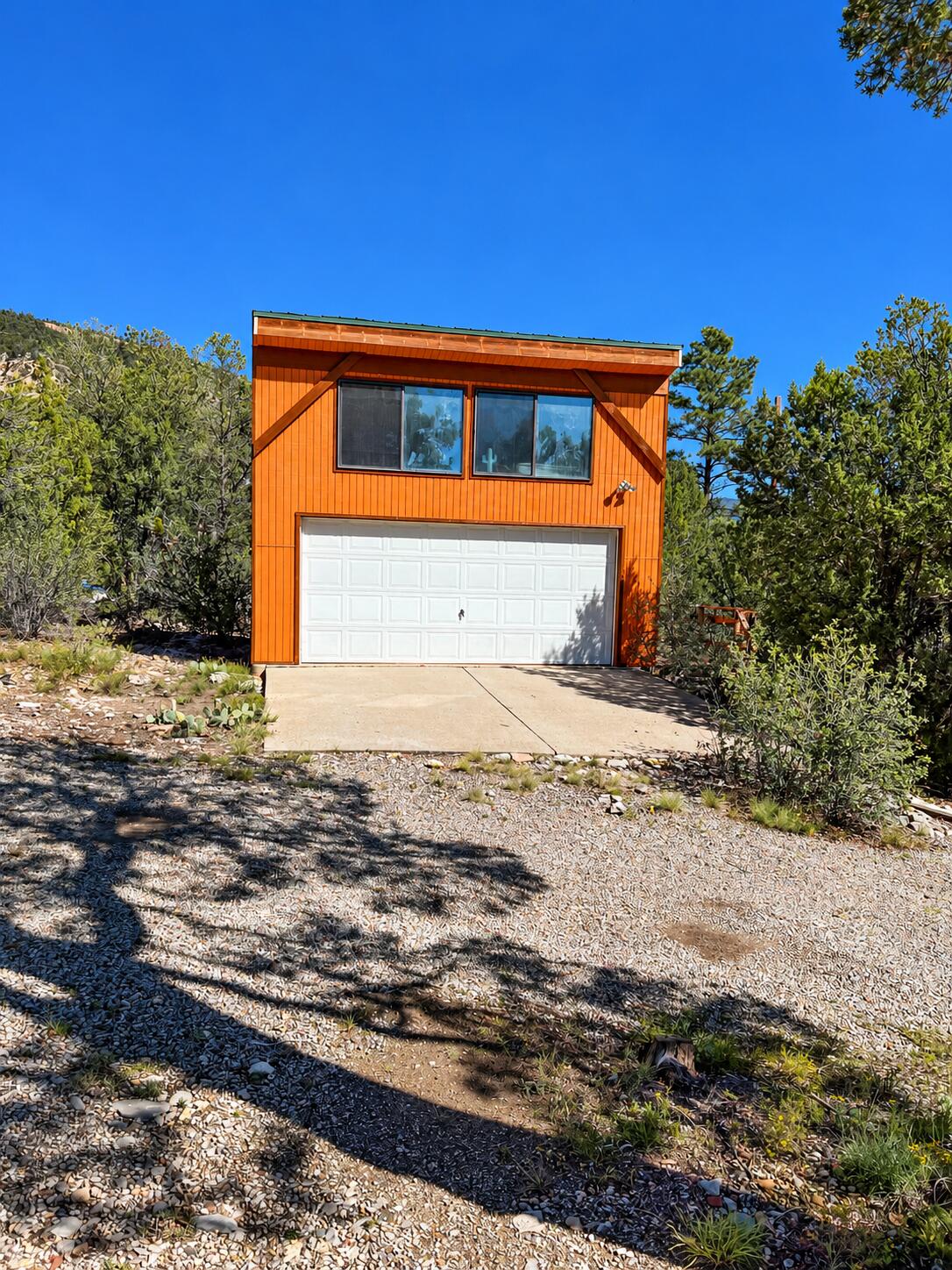 Photo 2 — 185 Redondo Road