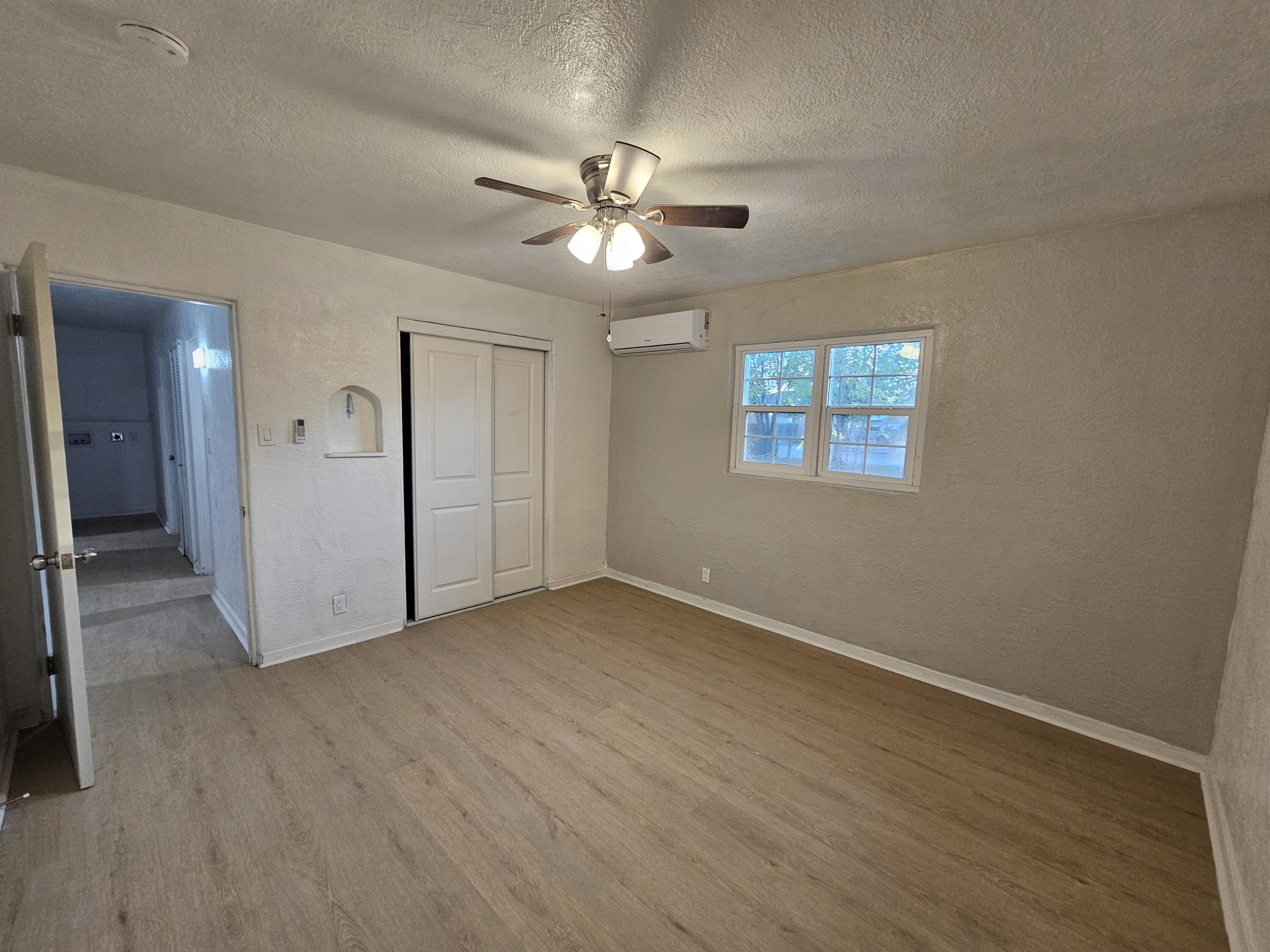 Photo 5 — 725 Cannon Road SW