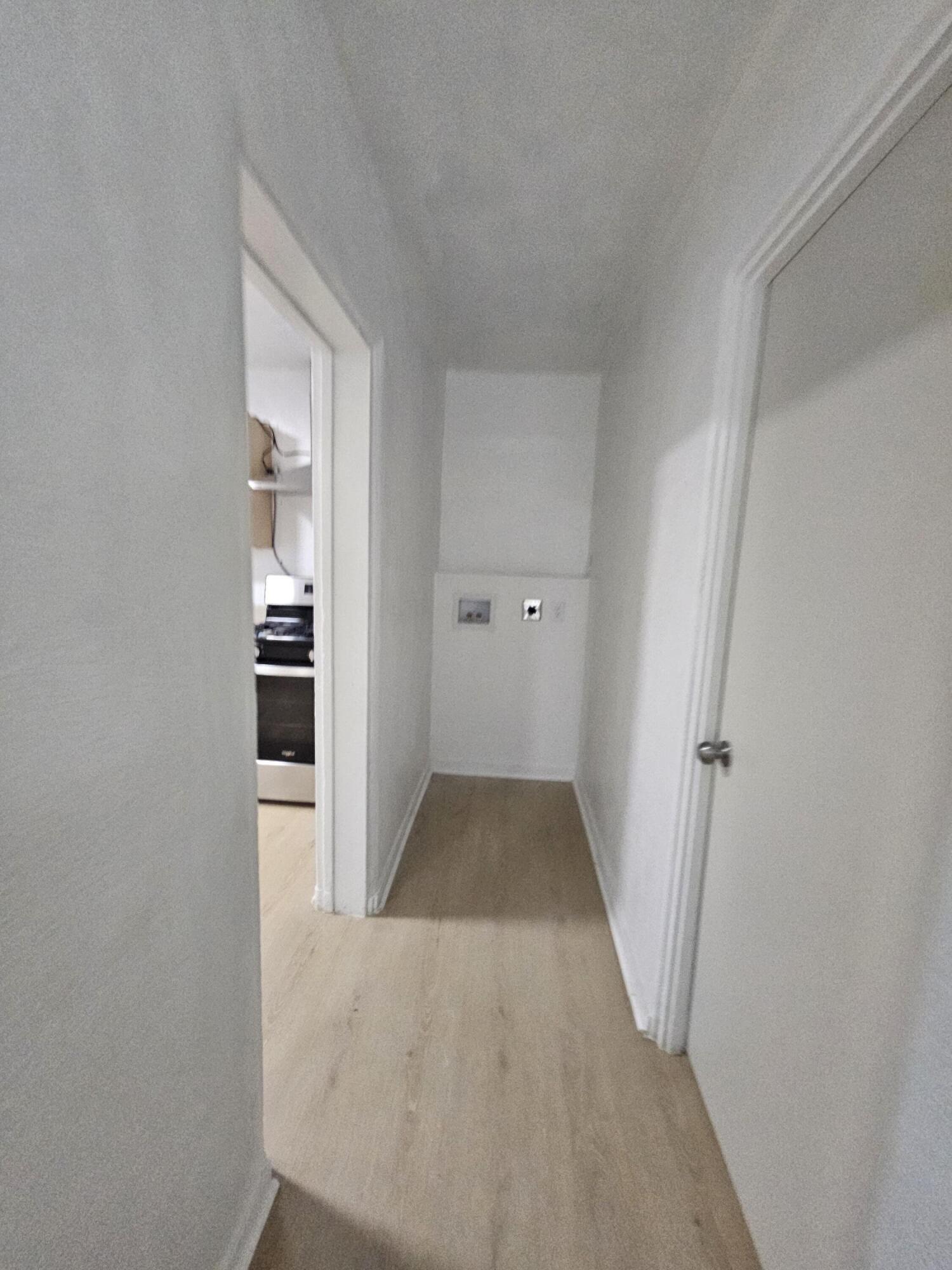 Photo 8 — 725 Cannon Road SW