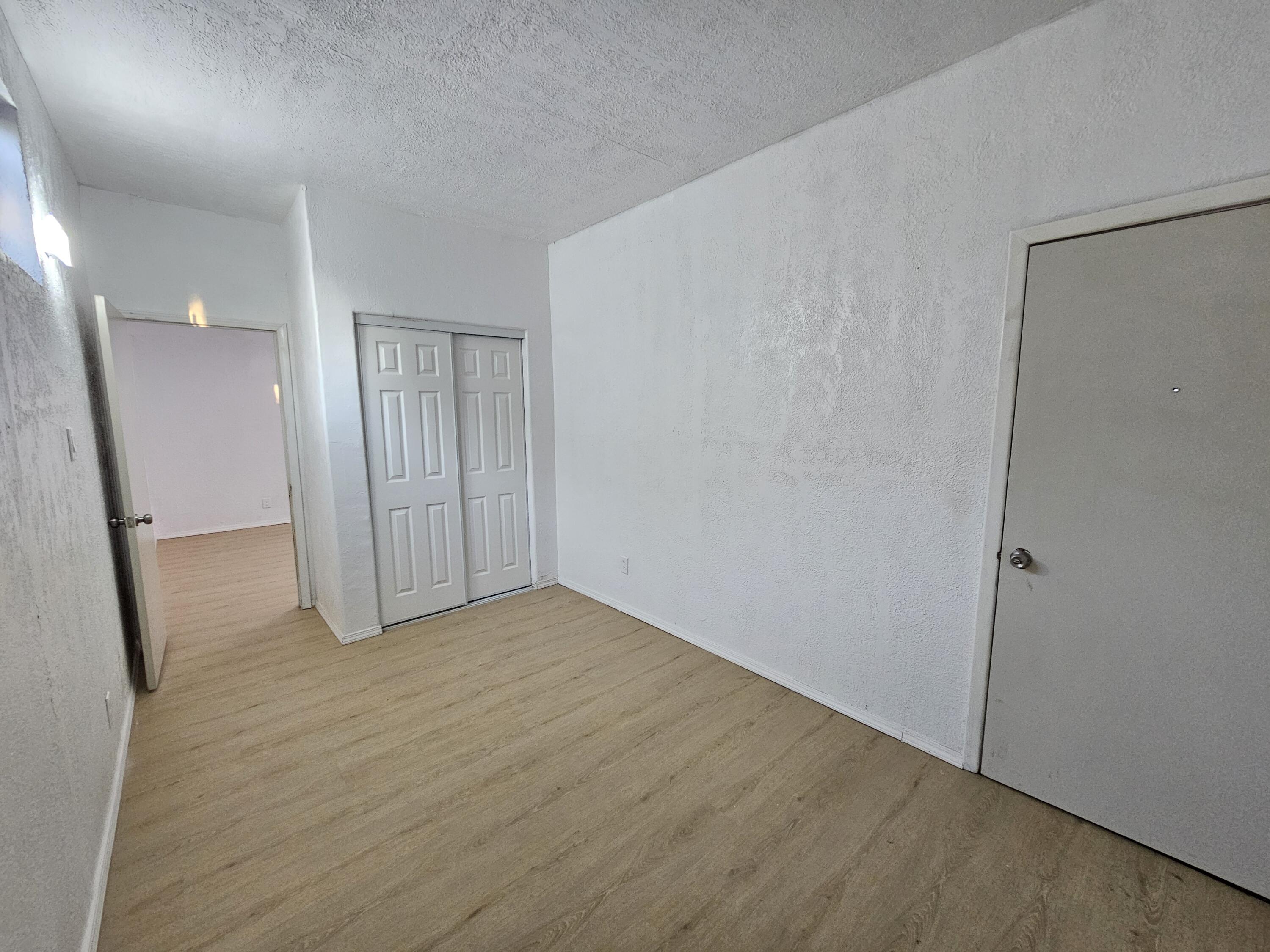 Photo 13 — 725 Cannon Road SW