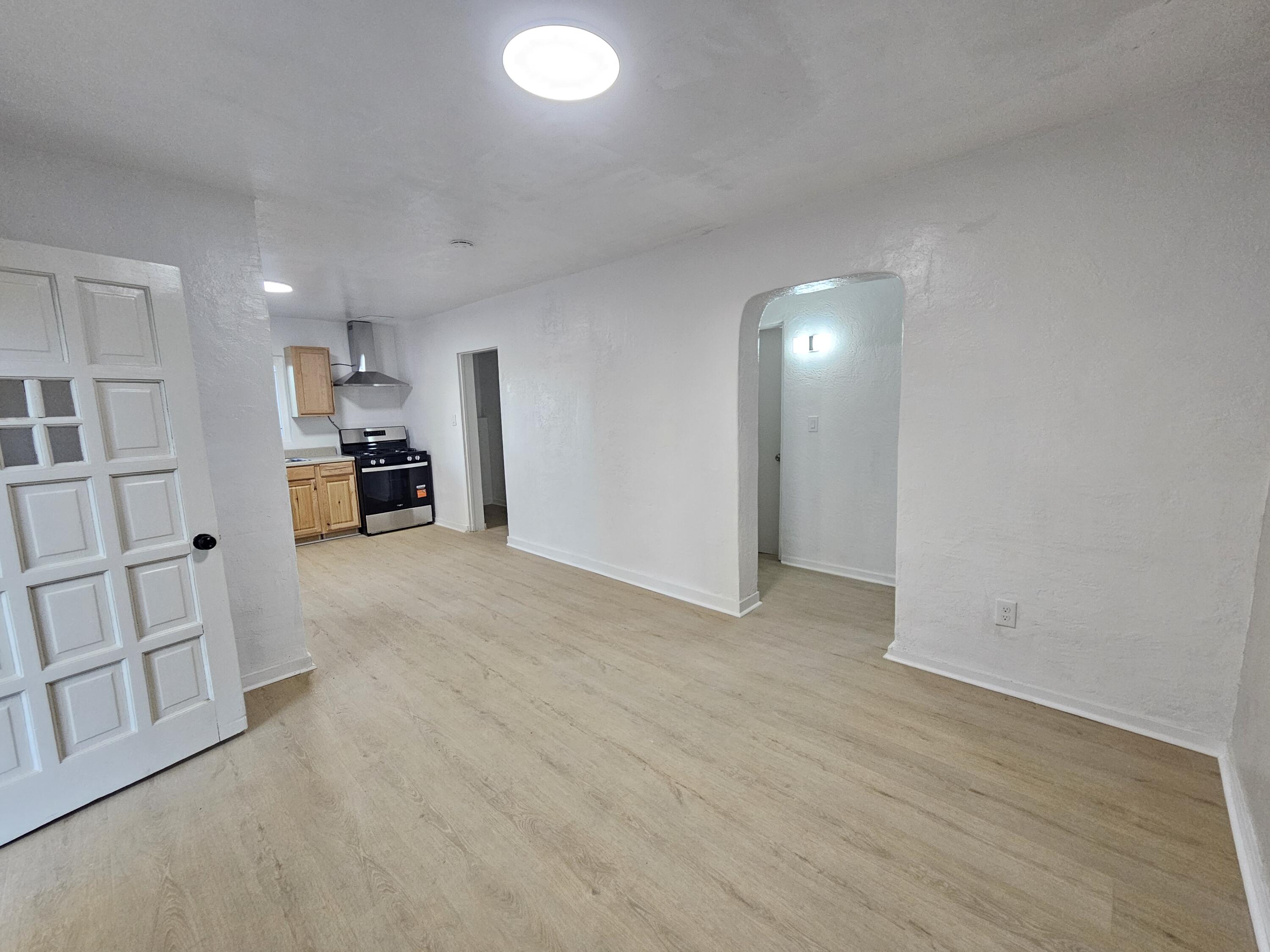 Photo 13 — 725 Cannon Road SW