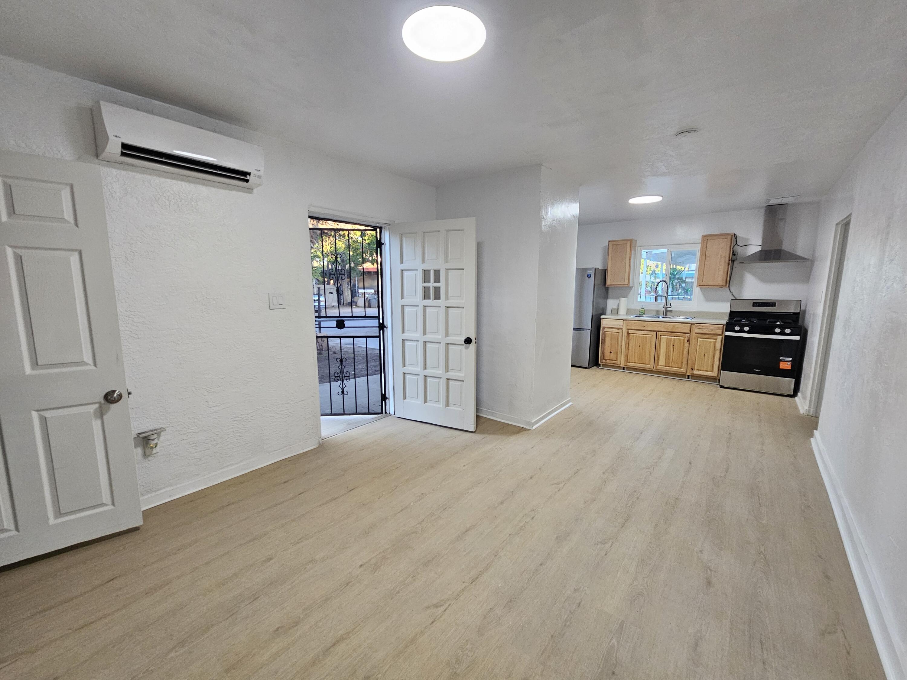Photo 12 — 725 Cannon Road SW