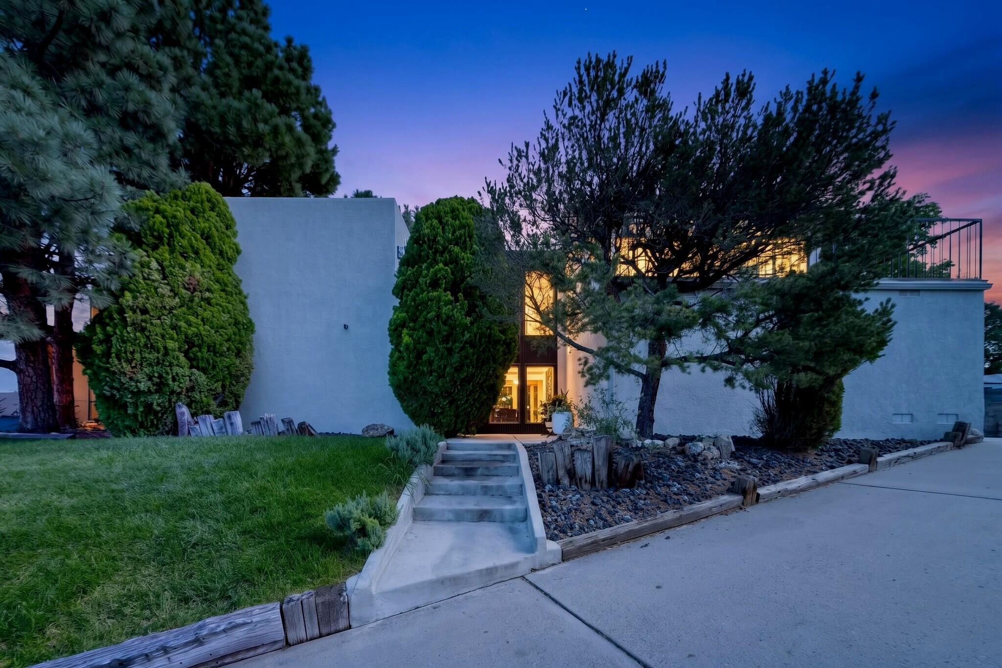 13316 Desert Flower Place NE, Albuquerque, NM 87111