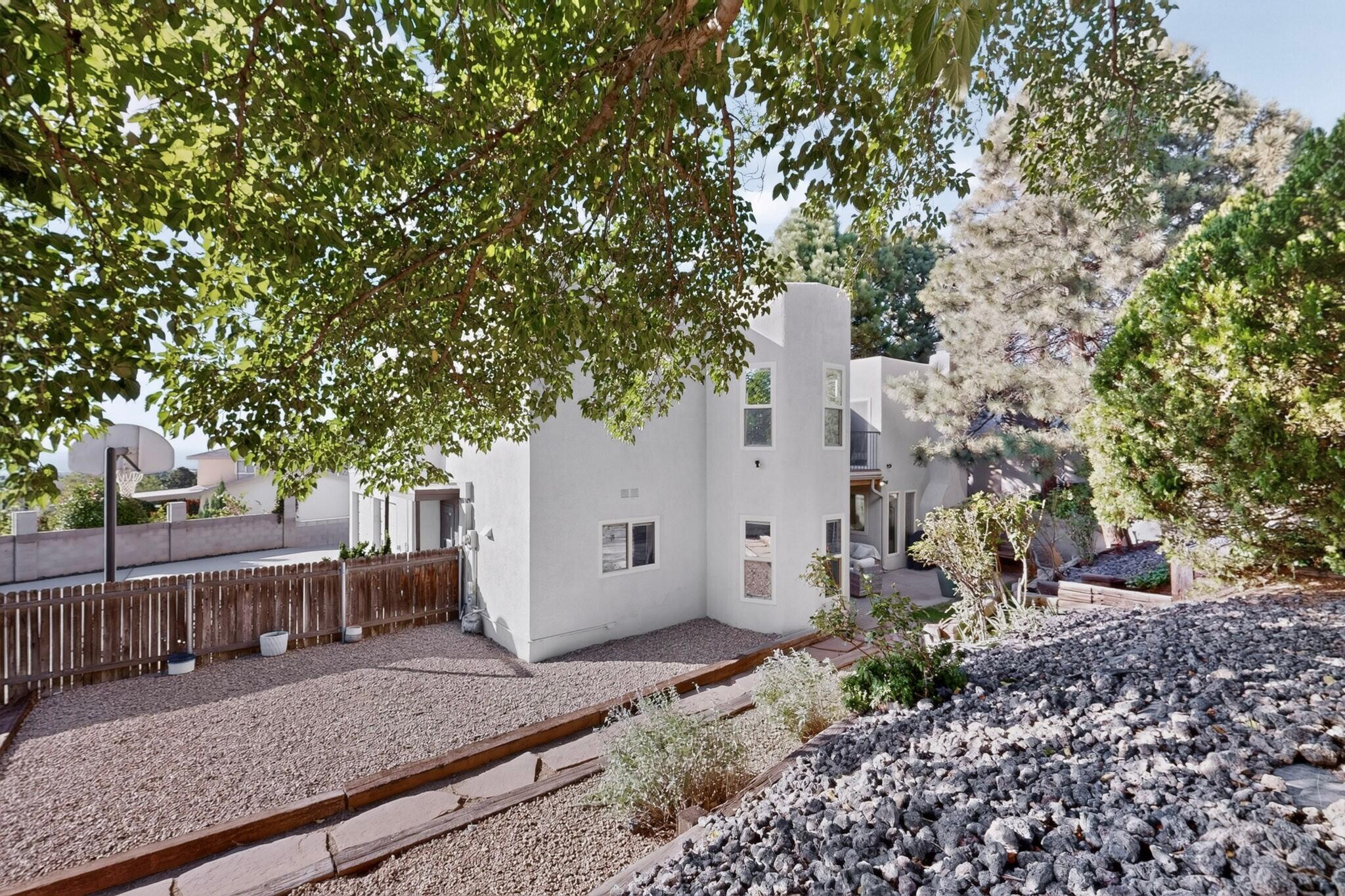 Photo 10 — 13316 Desert Flower Place NE