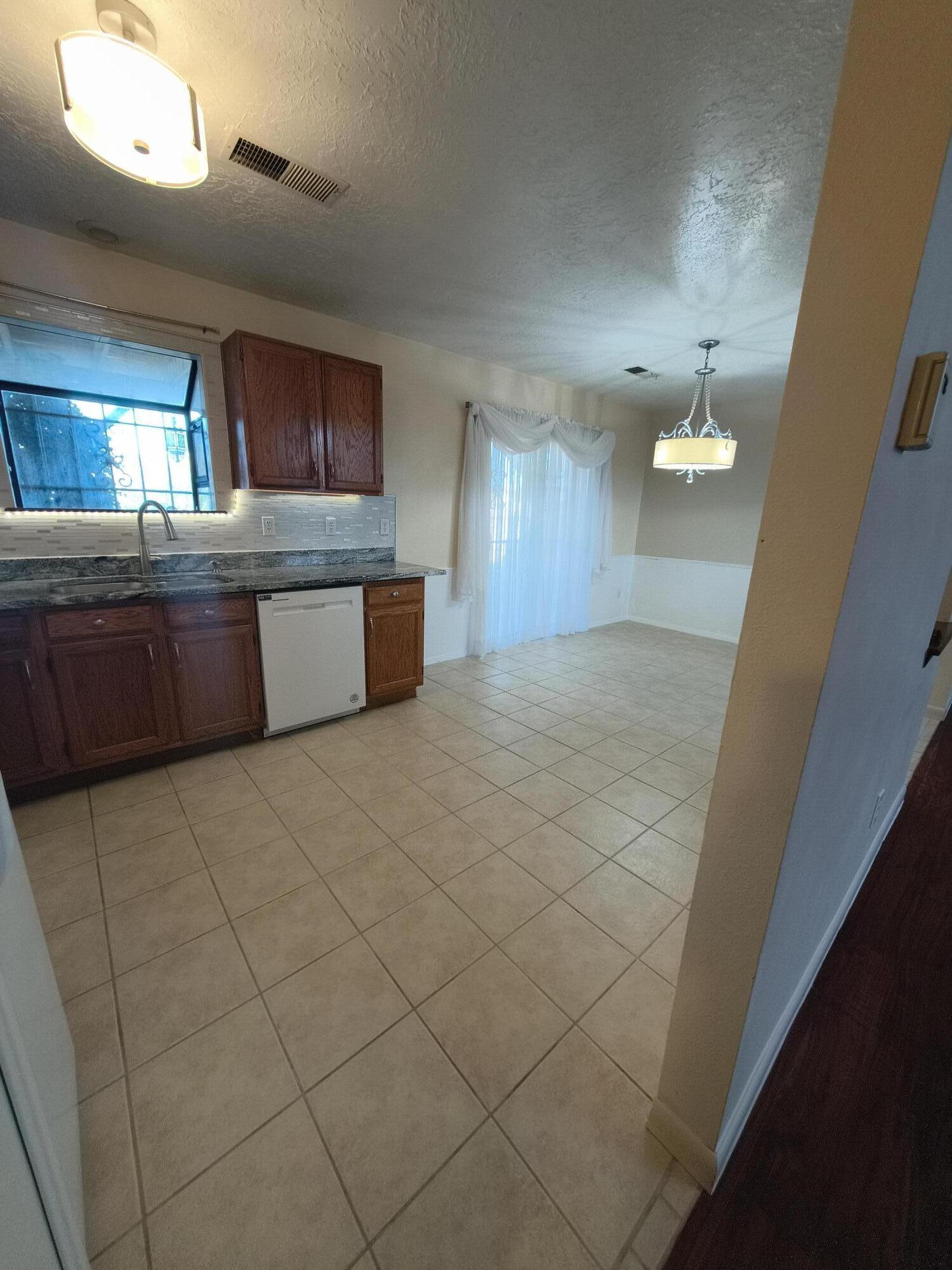 Photo 19 — 6651 Lamy Street NW