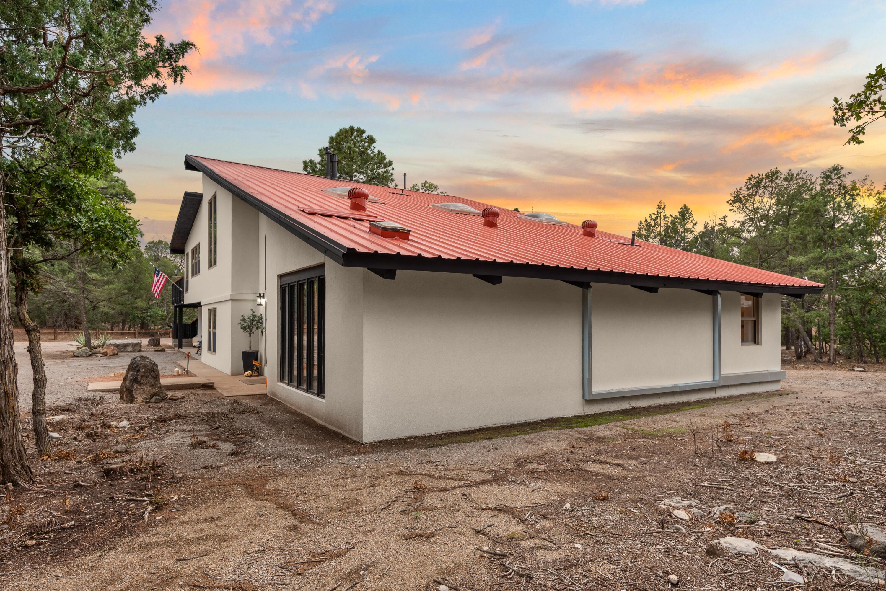 Photo 14 — 32 Bobolink Lane