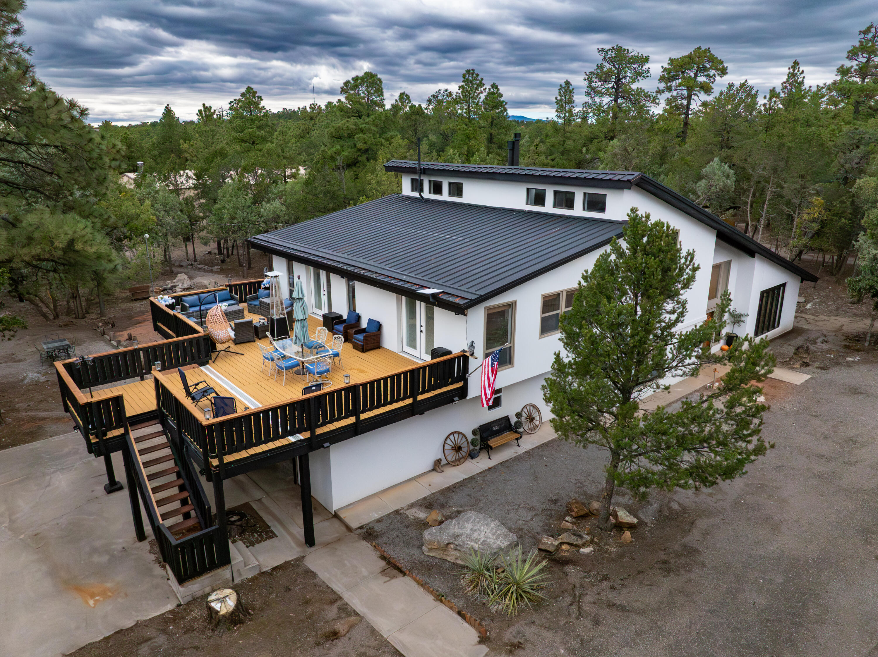 Photo 4 — 32 Bobolink Lane