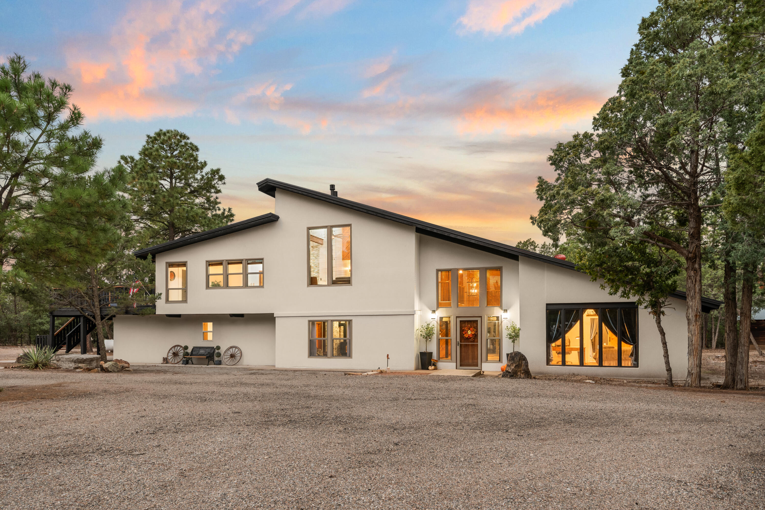 Photo 2 — 32 Bobolink Lane