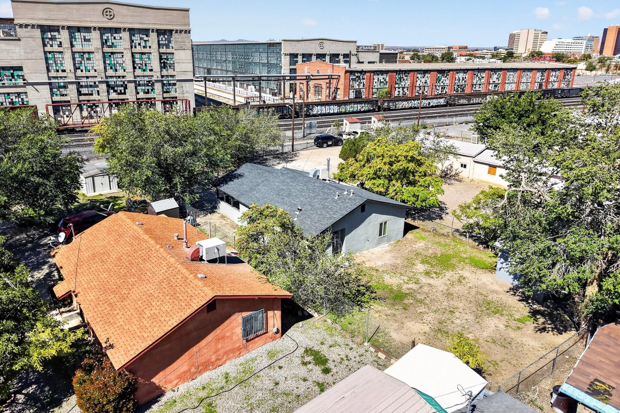 Photo 4 — 820 Commercial Street SE