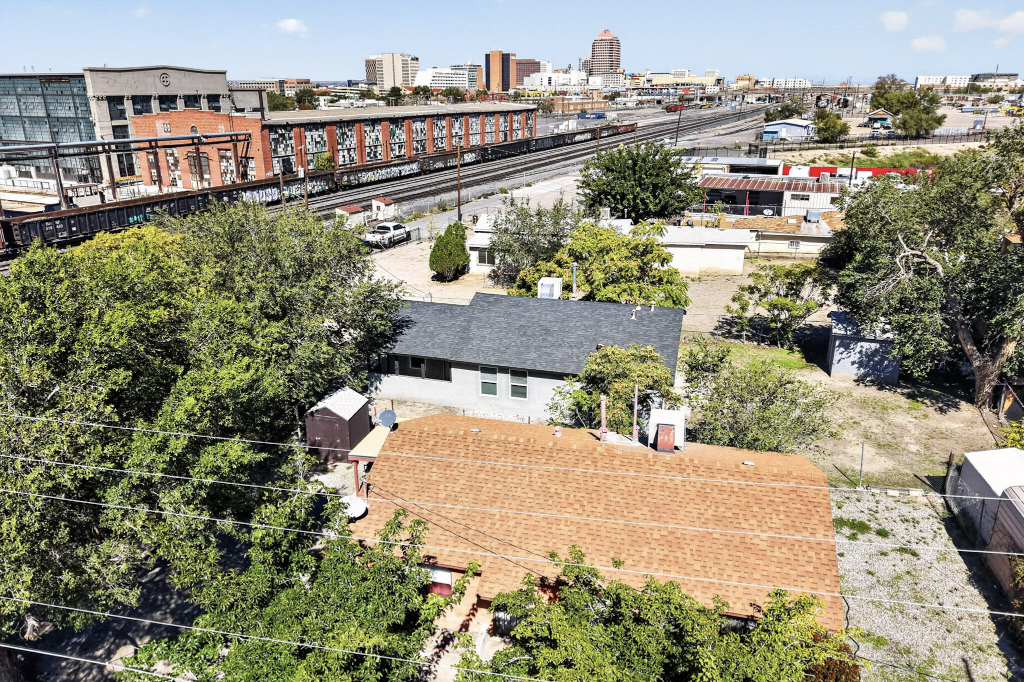 Photo 3 — 820 Commercial Street SE