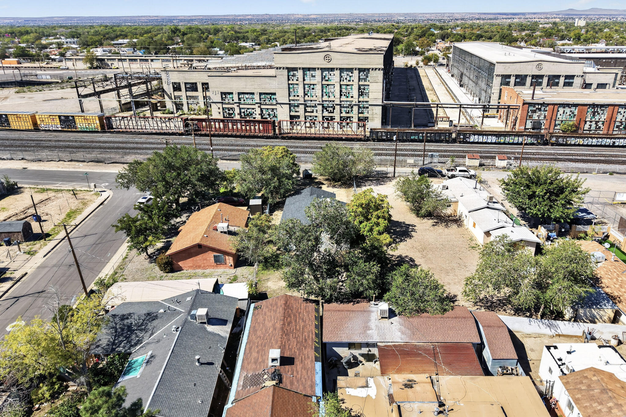 Photo 2 — 820 Commercial Street SE