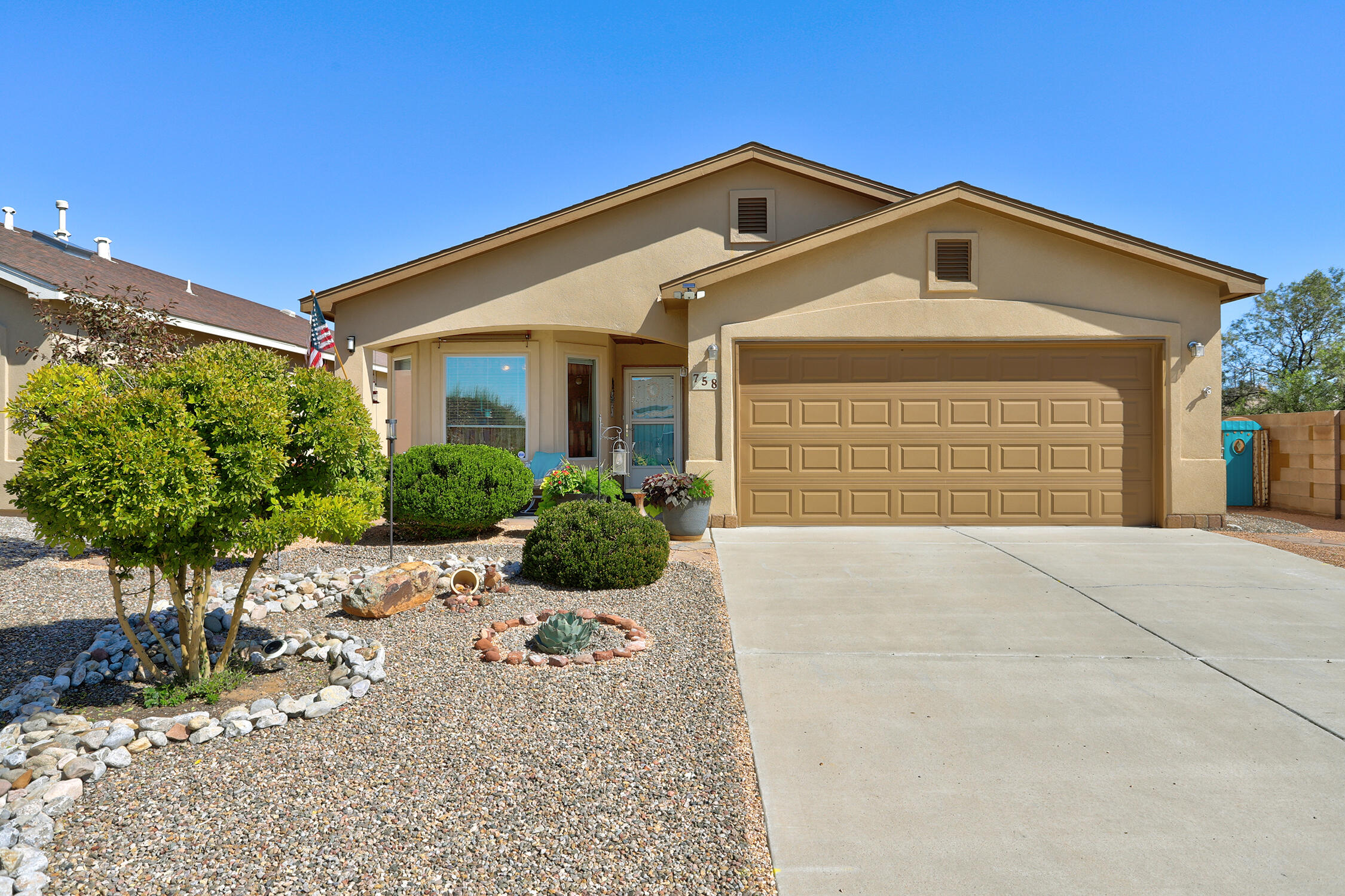 758 Redwood Street SW, Rio Rancho, NM 87124