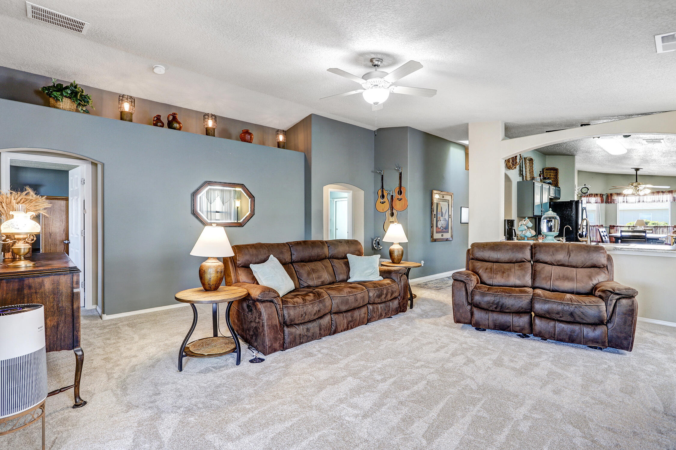 Photo 17 — 758 Redwood Street SW