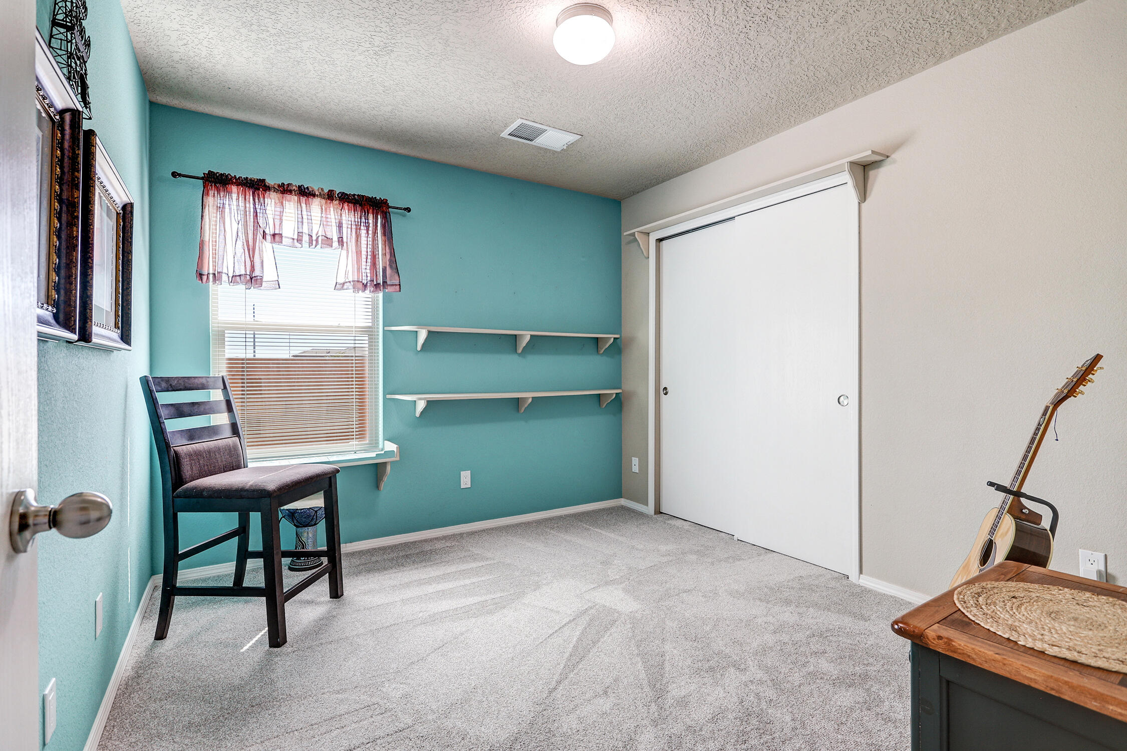 Photo 9 — 758 Redwood Street SW
