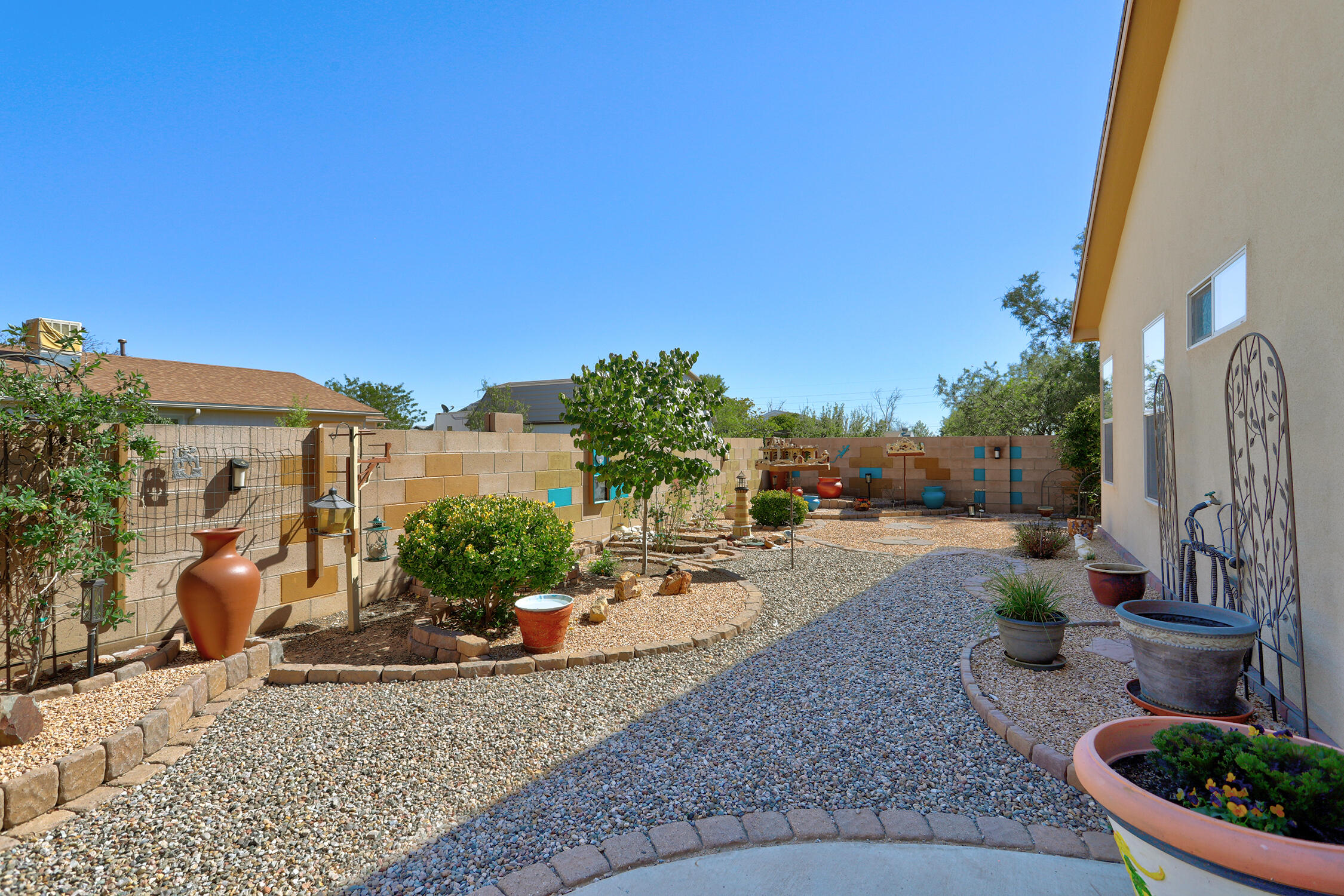 Photo 5 — 758 Redwood Street SW