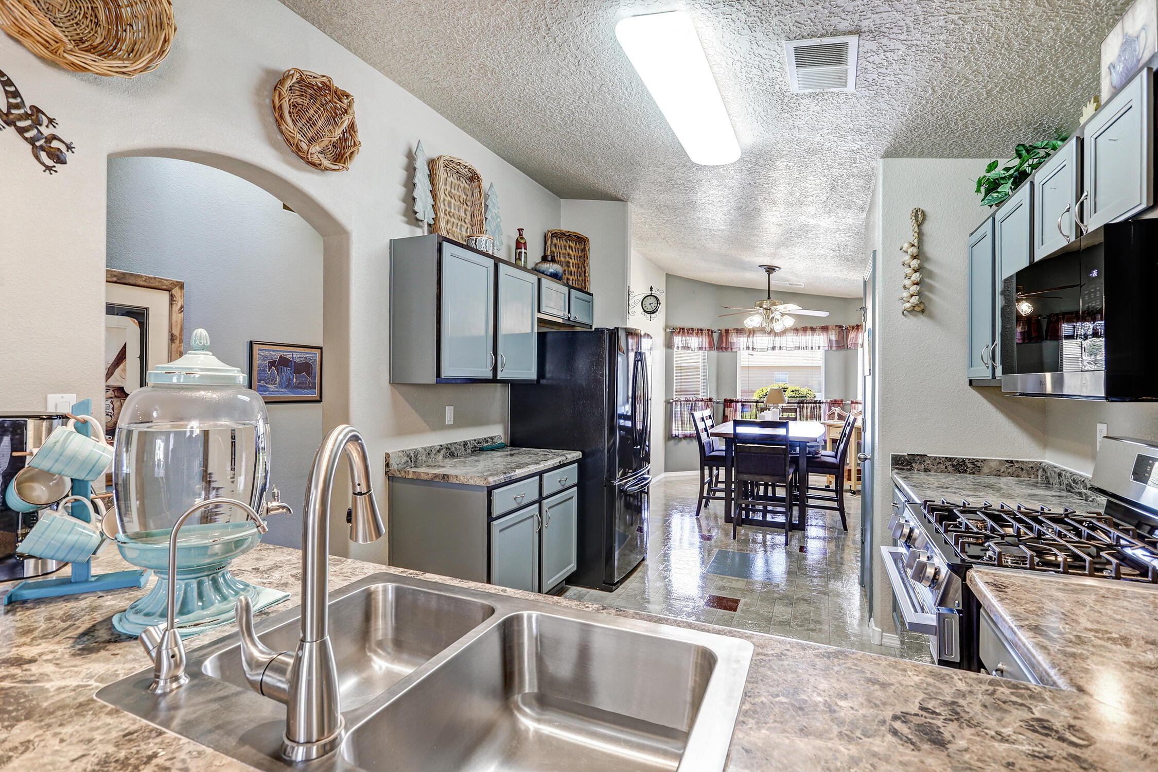 Photo 20 — 758 Redwood Street SW