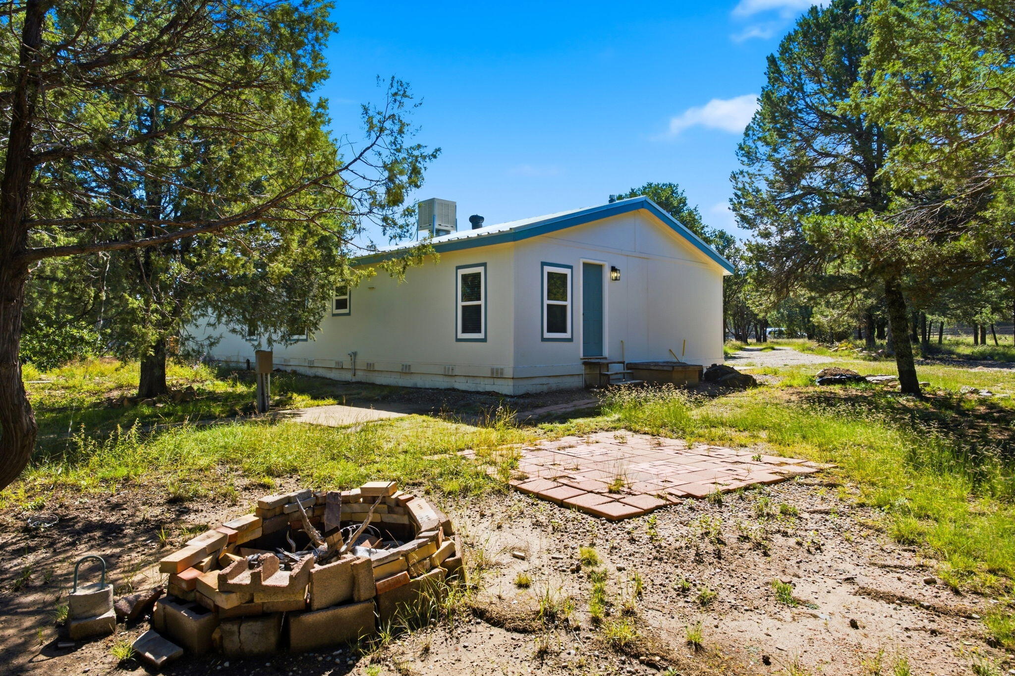 Photo 9 — 136 Holli Loop