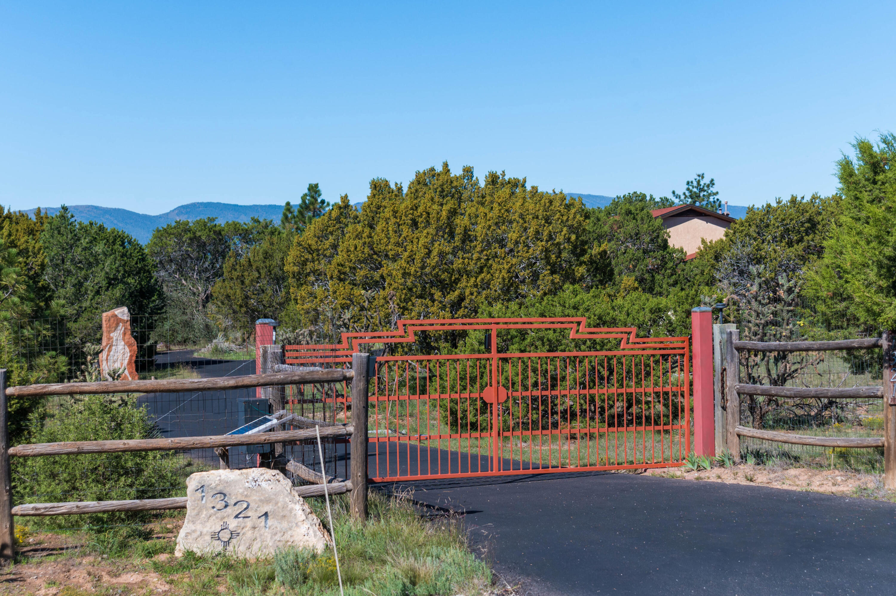 Photo 4 — 1321 Mountain Valley Road