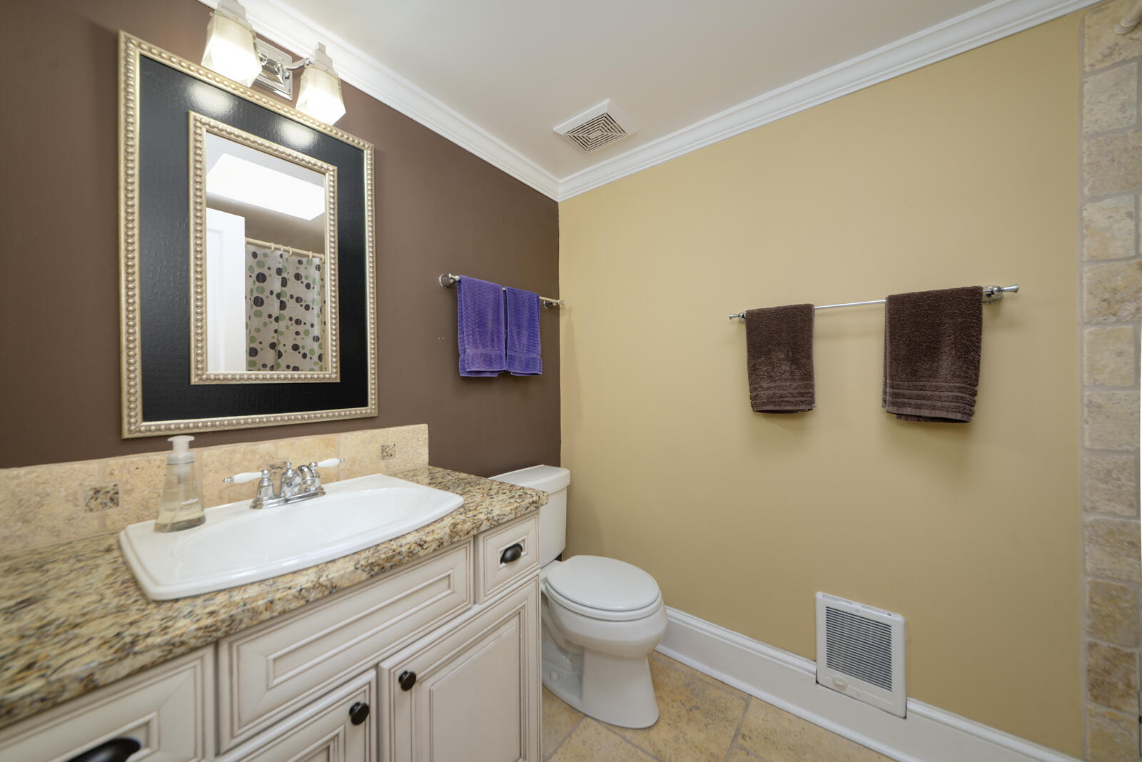 Photo 13 — 909 Copper Avenue NW