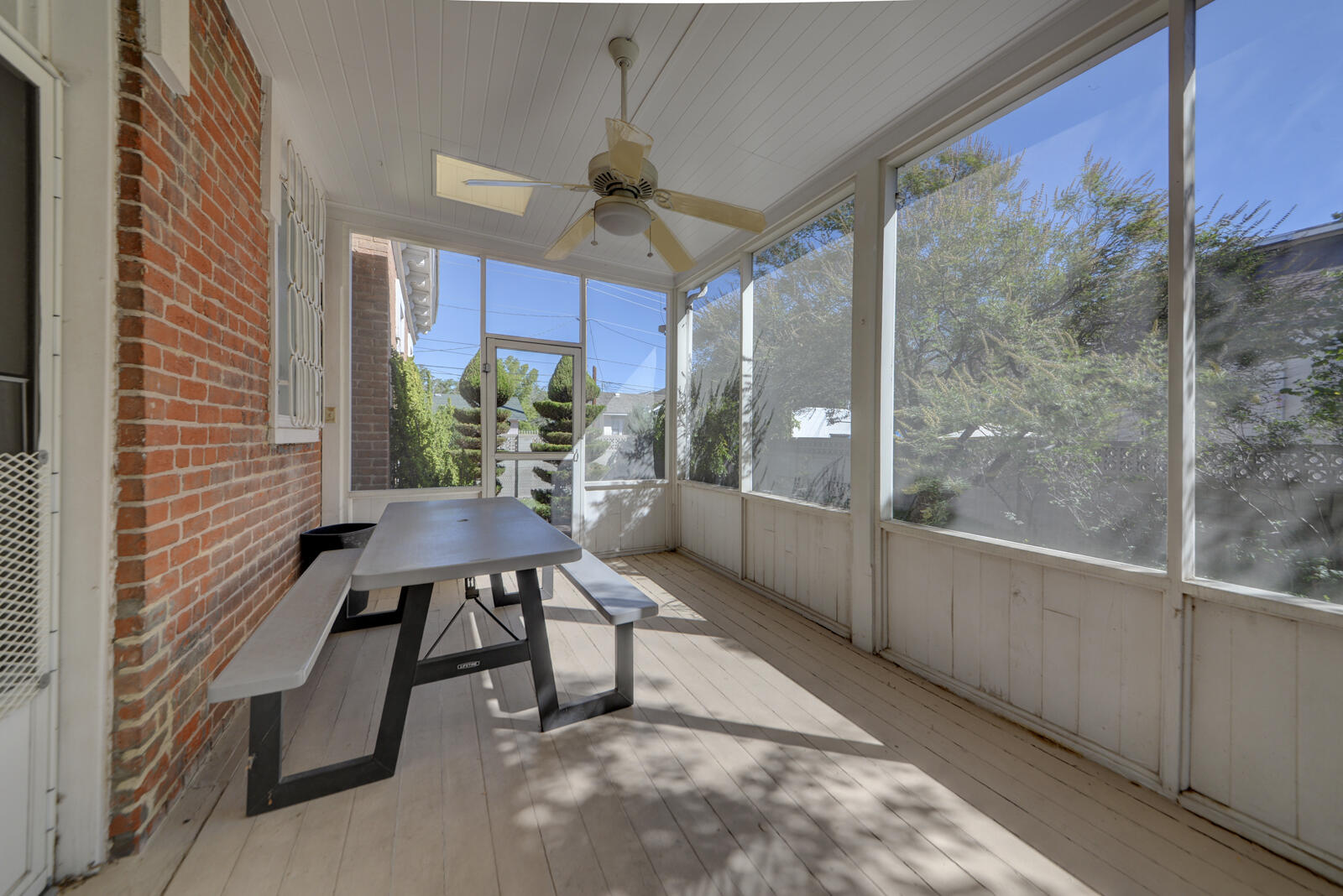 Photo 8 — 909 Copper Avenue NW