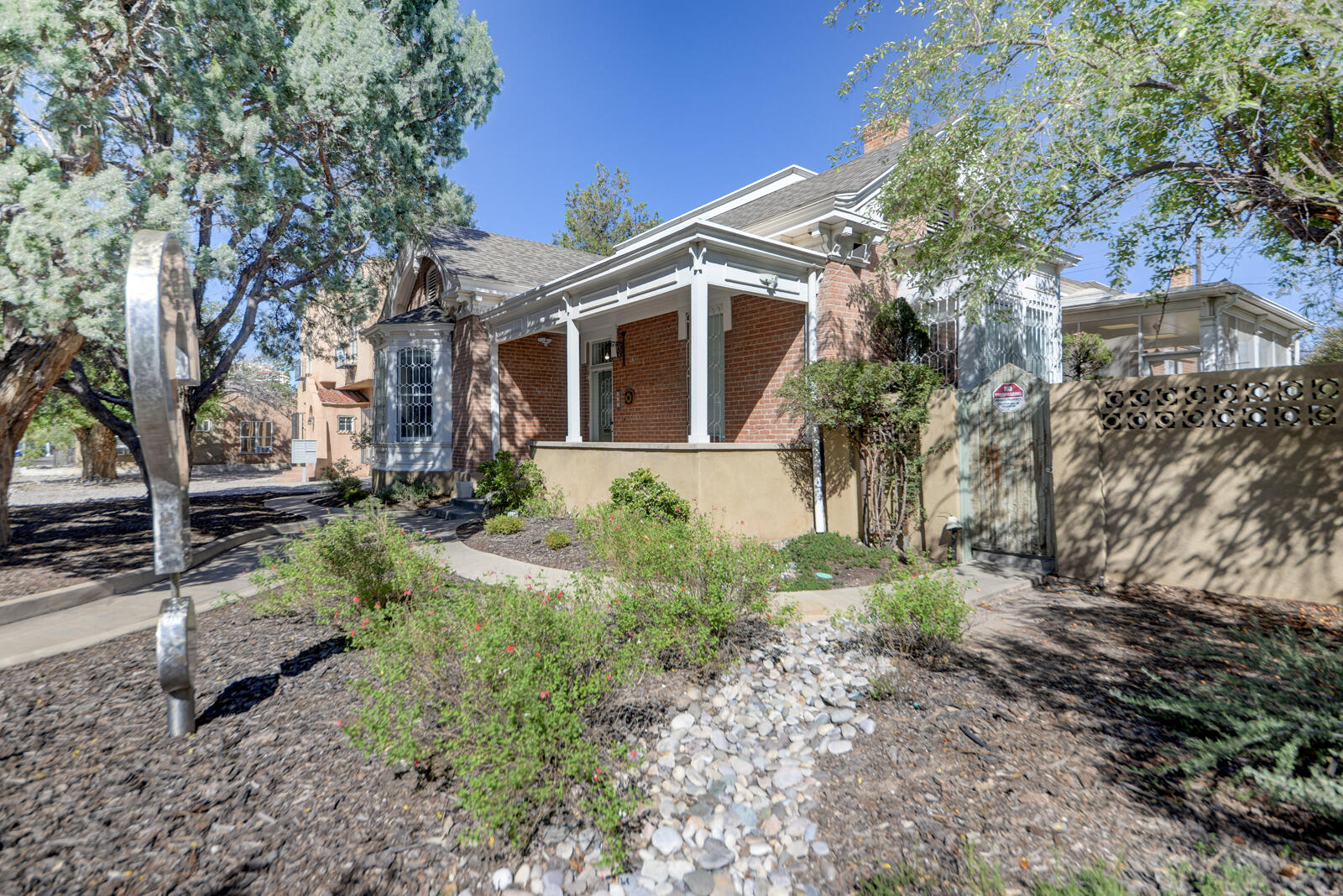 Photo 7 — 909 Copper Avenue NW