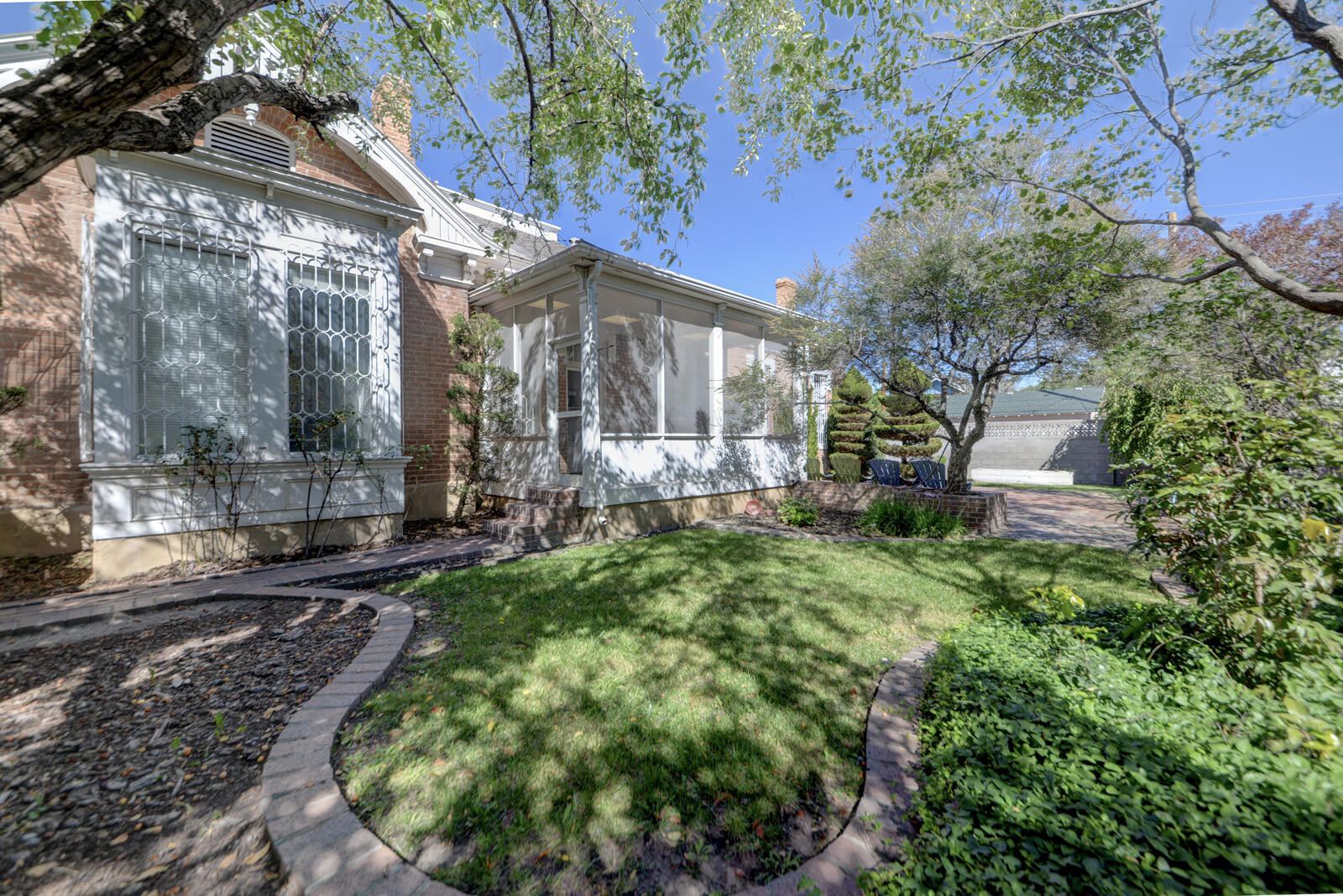 Photo 5 — 909 Copper Avenue NW
