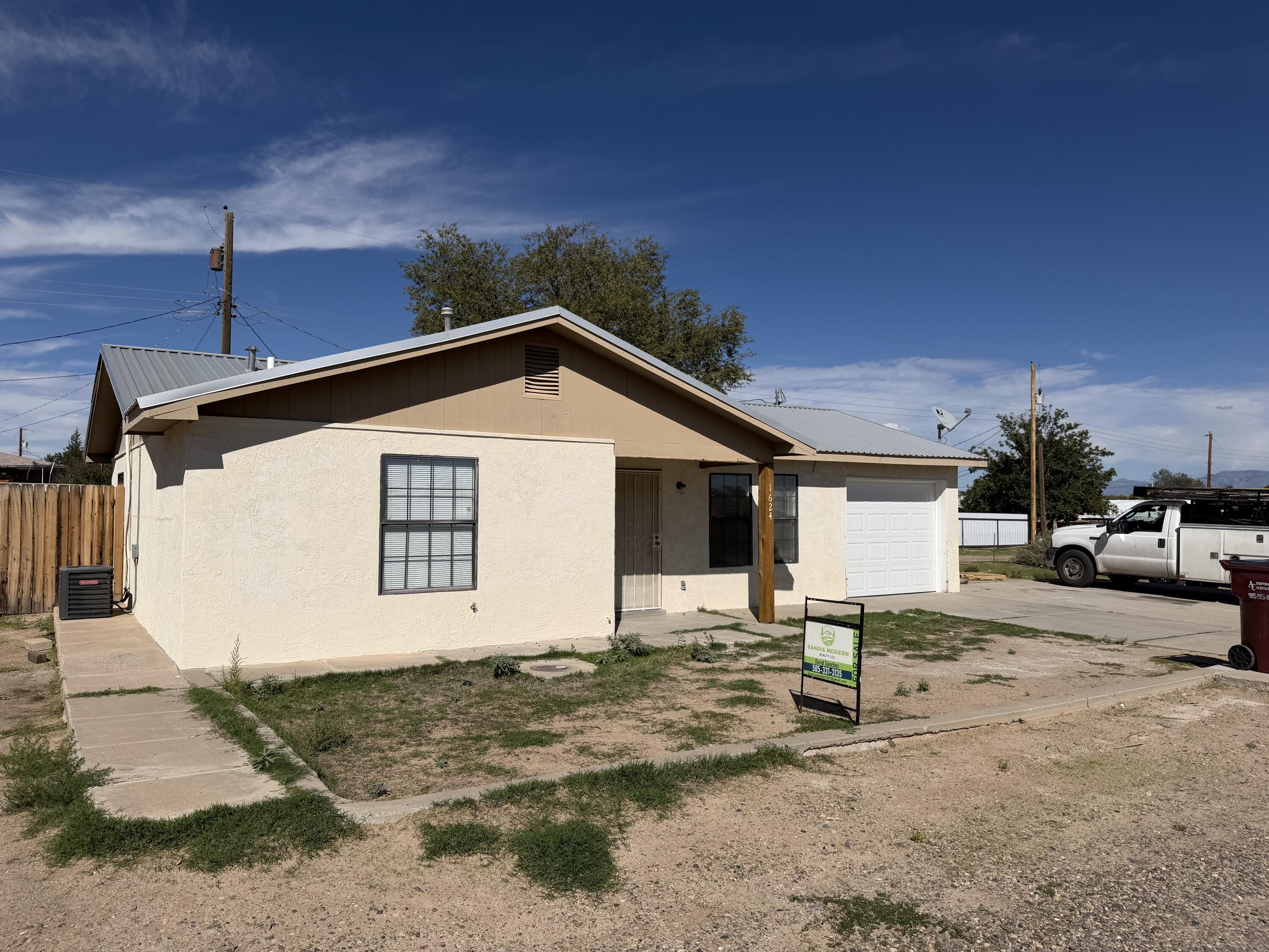 Photo 9 — 1624 Beatrice Lane