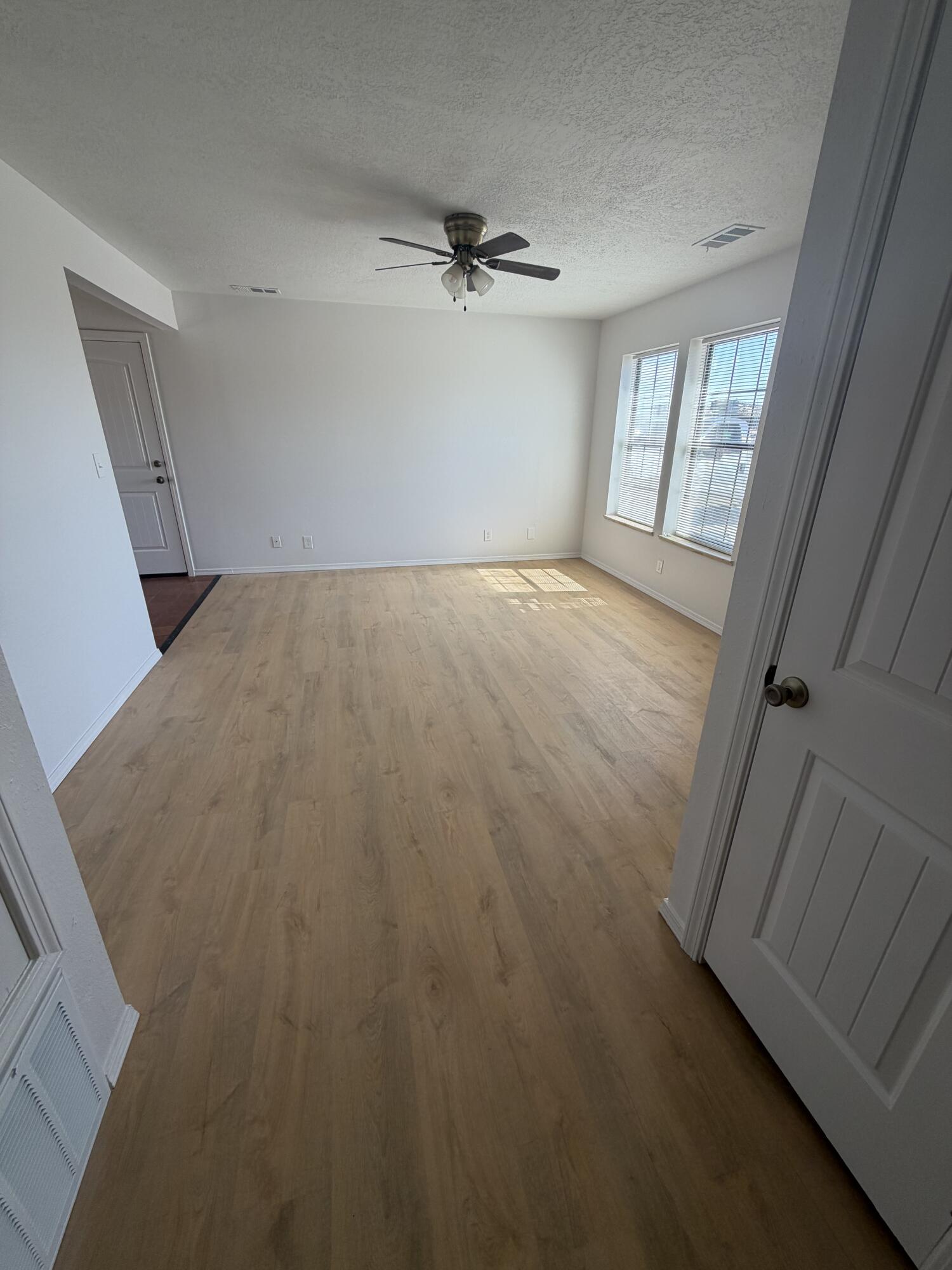Photo 10 — 1624 Beatrice Lane