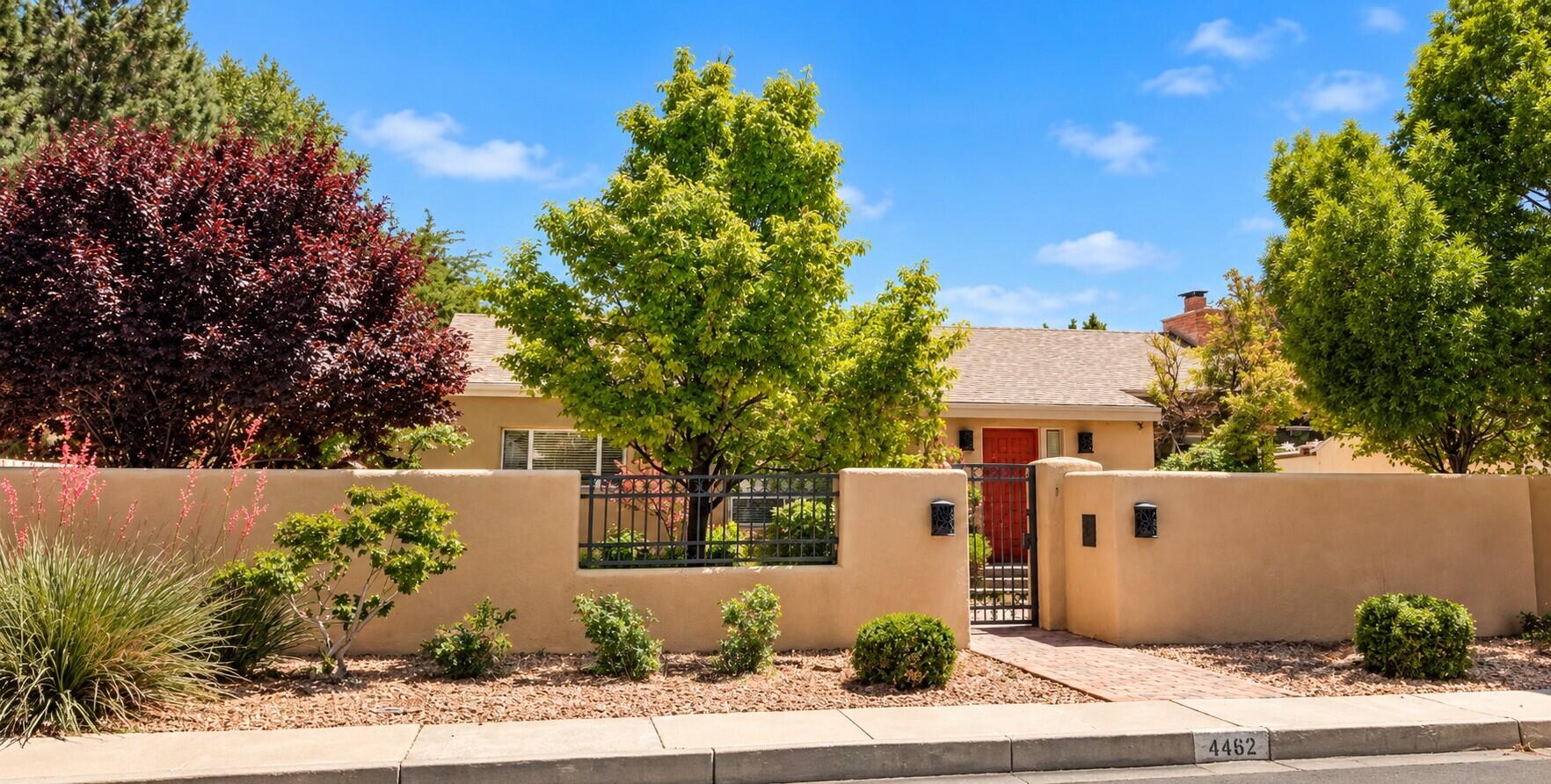 4462 Avenida Del Sol NE