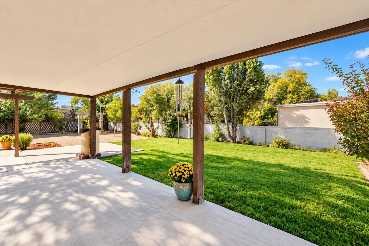 Photo 12 — 4462 Avenida Del Sol NE