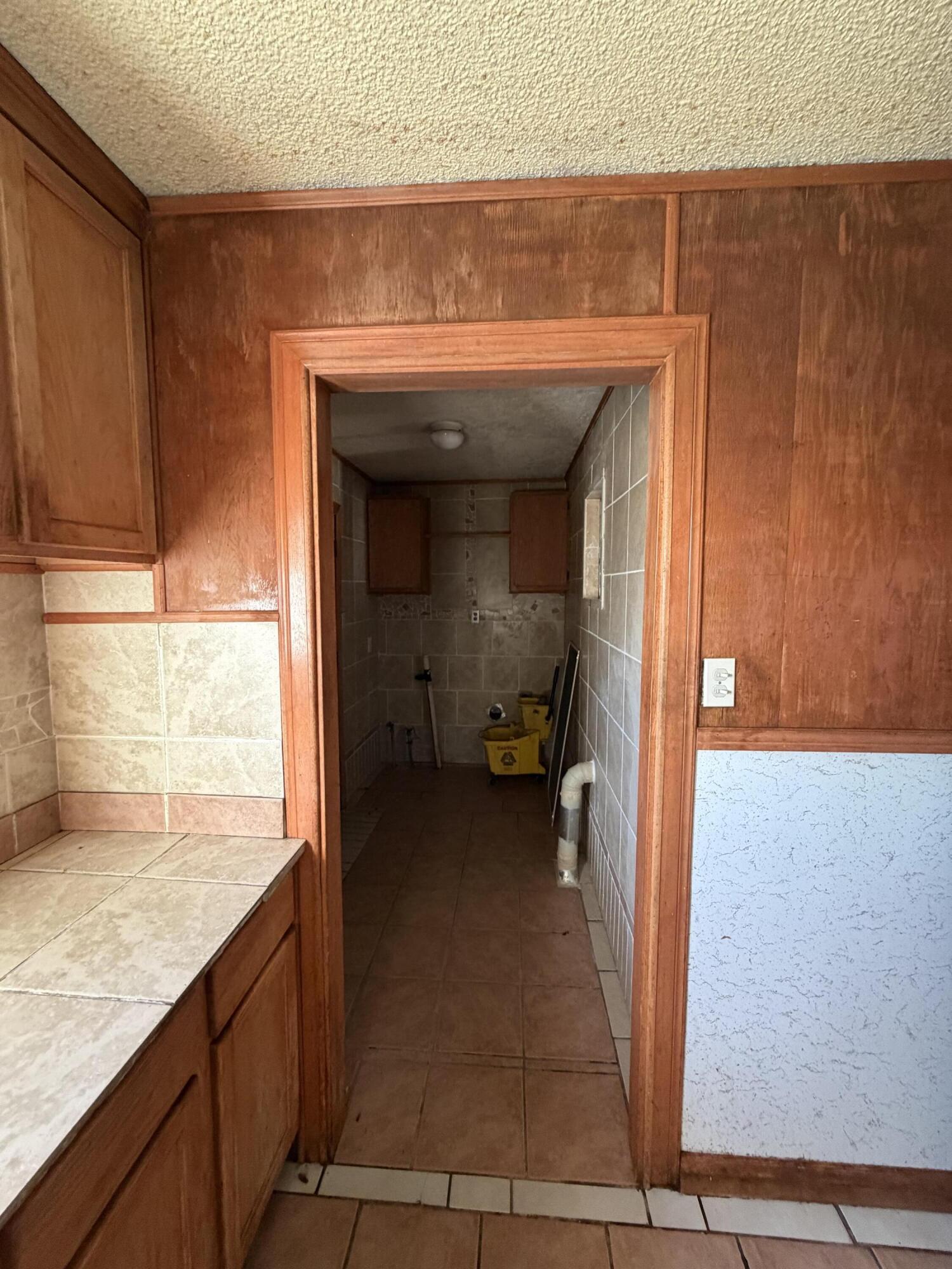 Photo 4 — 420 Gomez Avenue NE