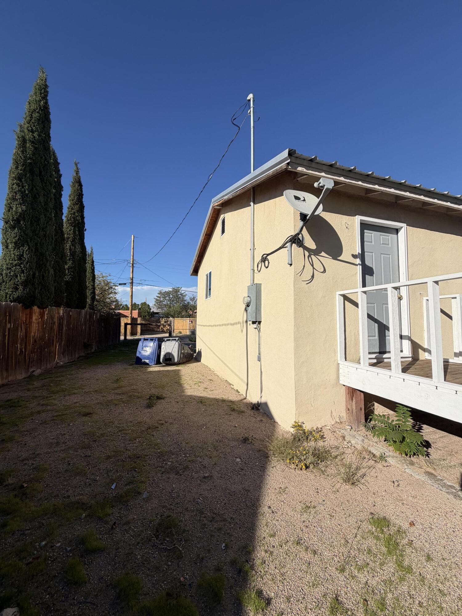 Photo 7 — 420 Gomez Avenue NE