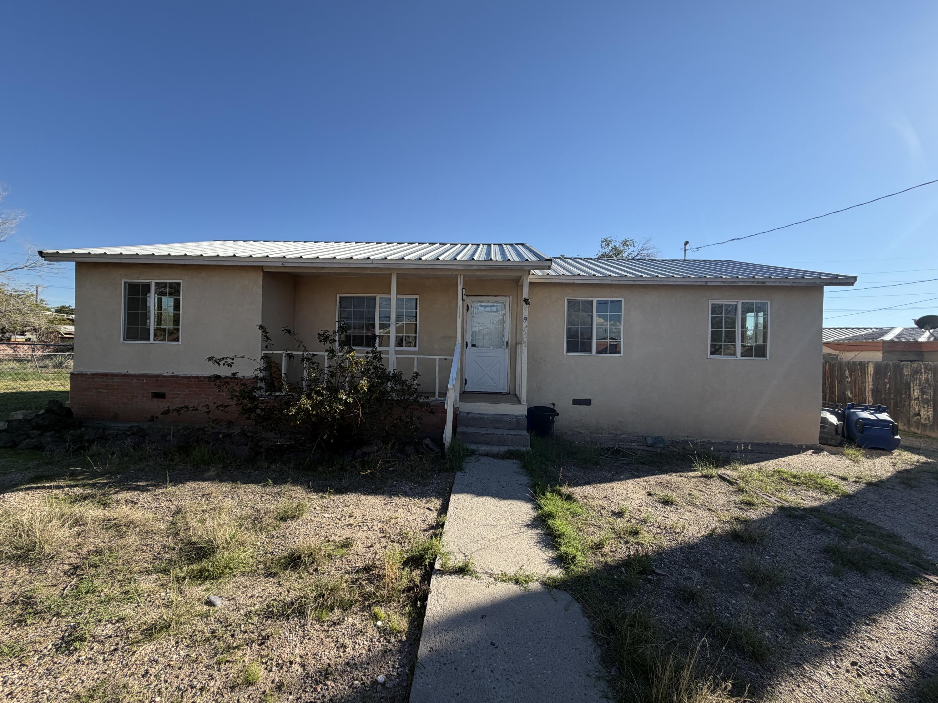 Photo 9 — 420 Gomez Avenue NE