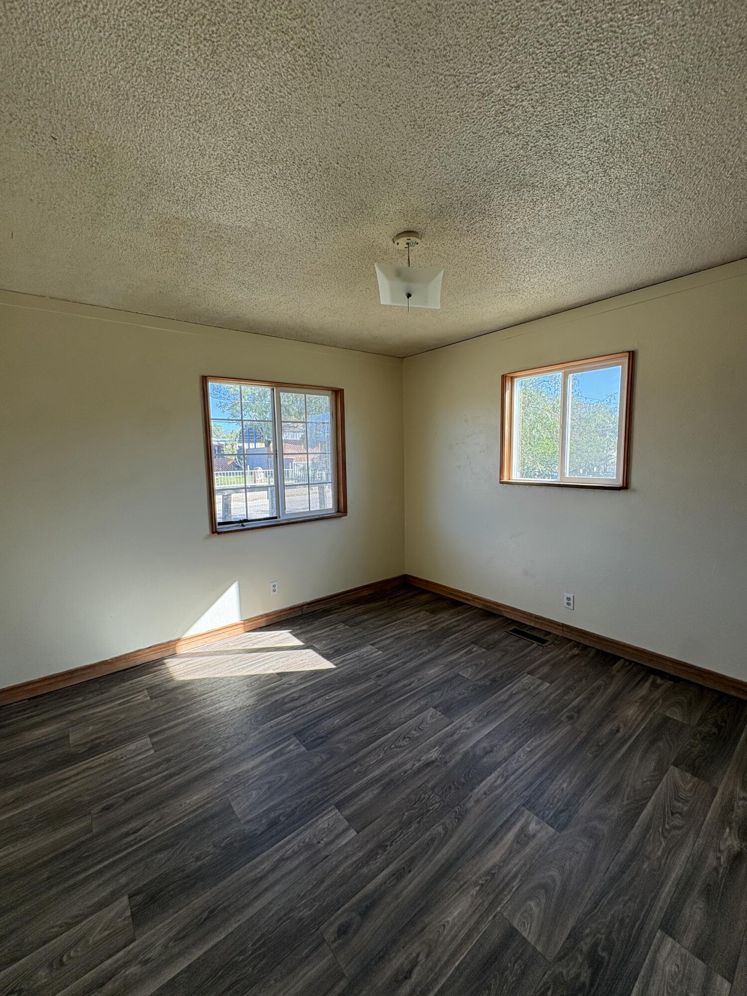 Photo 16 — 420 Gomez Avenue NE