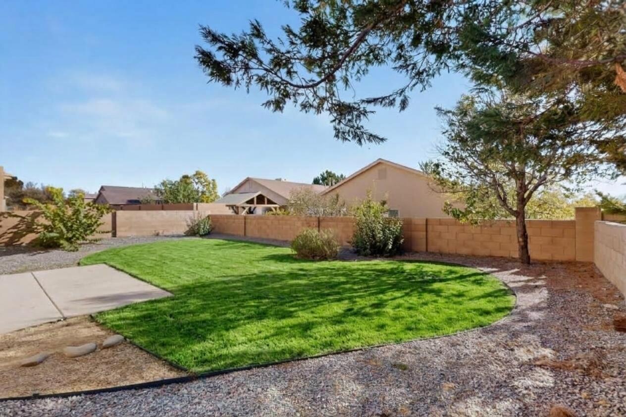 Photo 11 — 672 Peaceful Meadows Drive NE