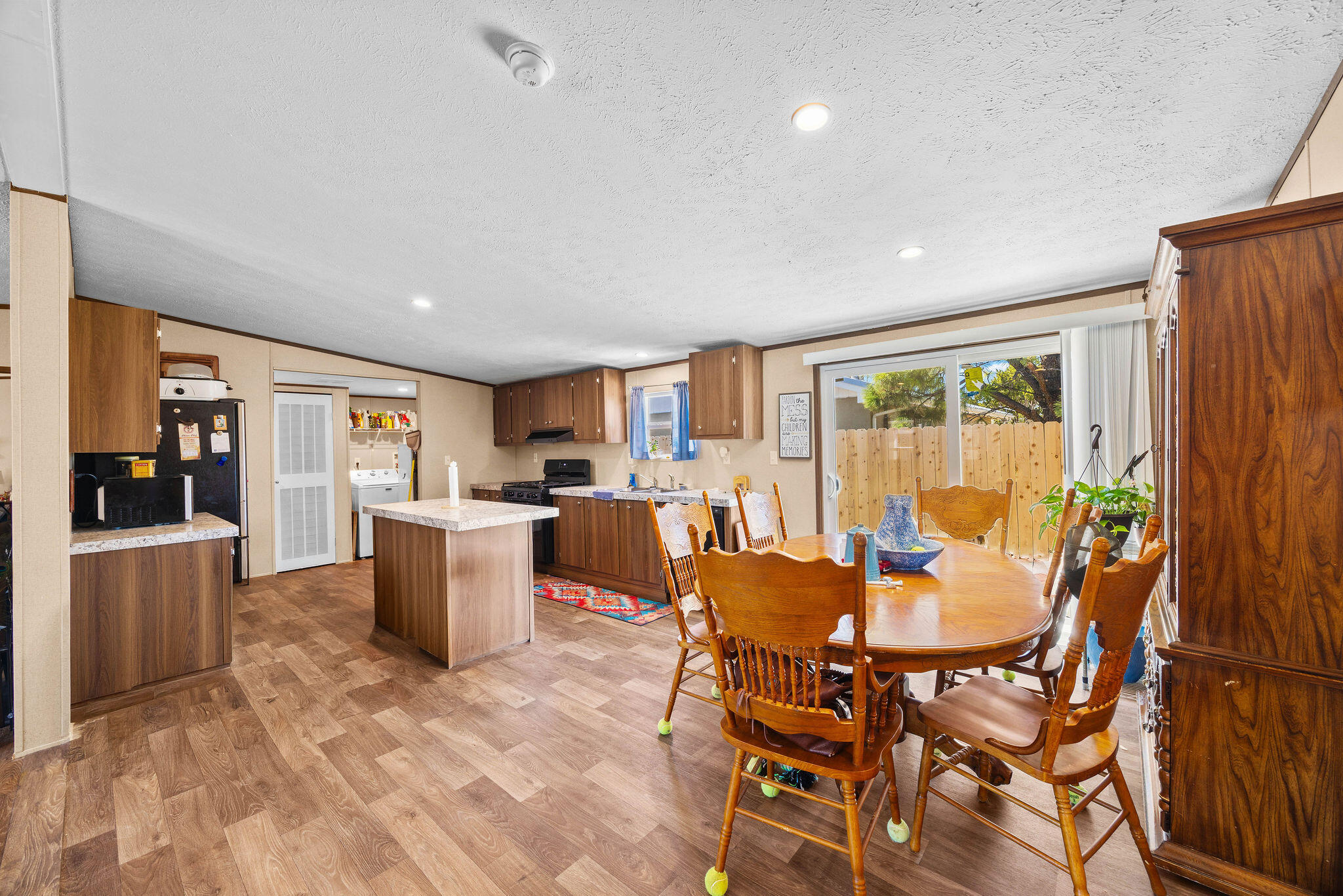Photo 12 — 809 Maple Avenue