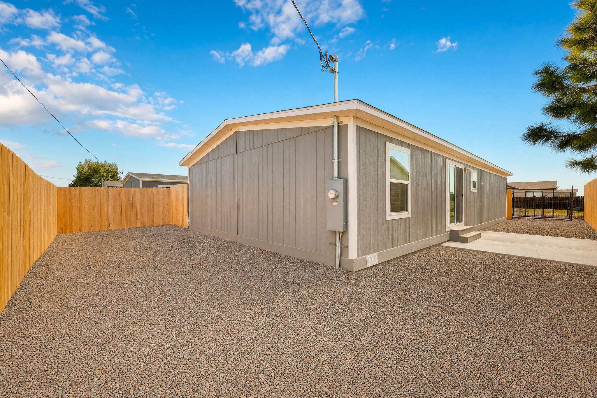 Photo 5 — 809 Maple Avenue