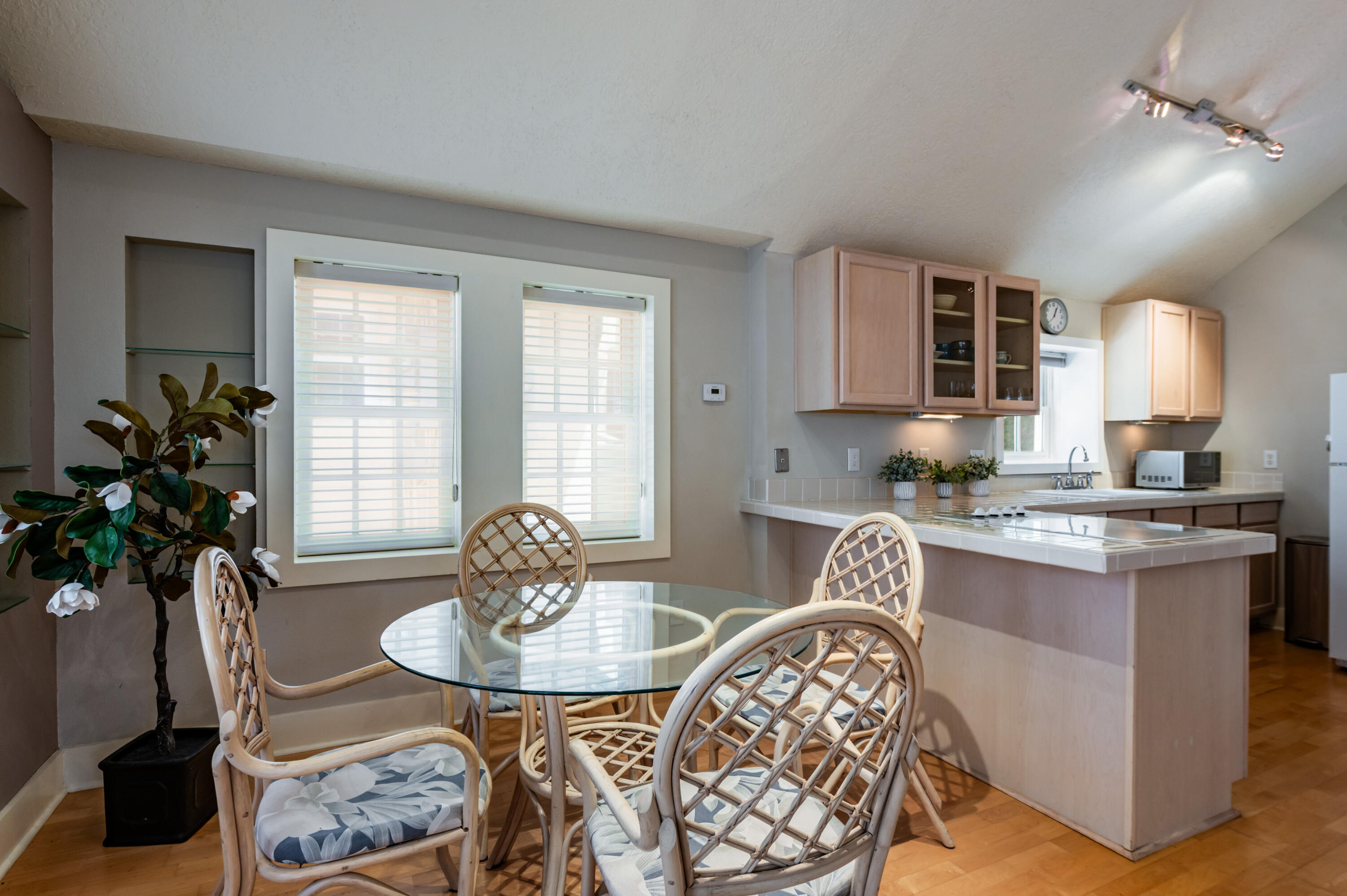 Photo 3 — 1309 Ridgecrest Drive SE