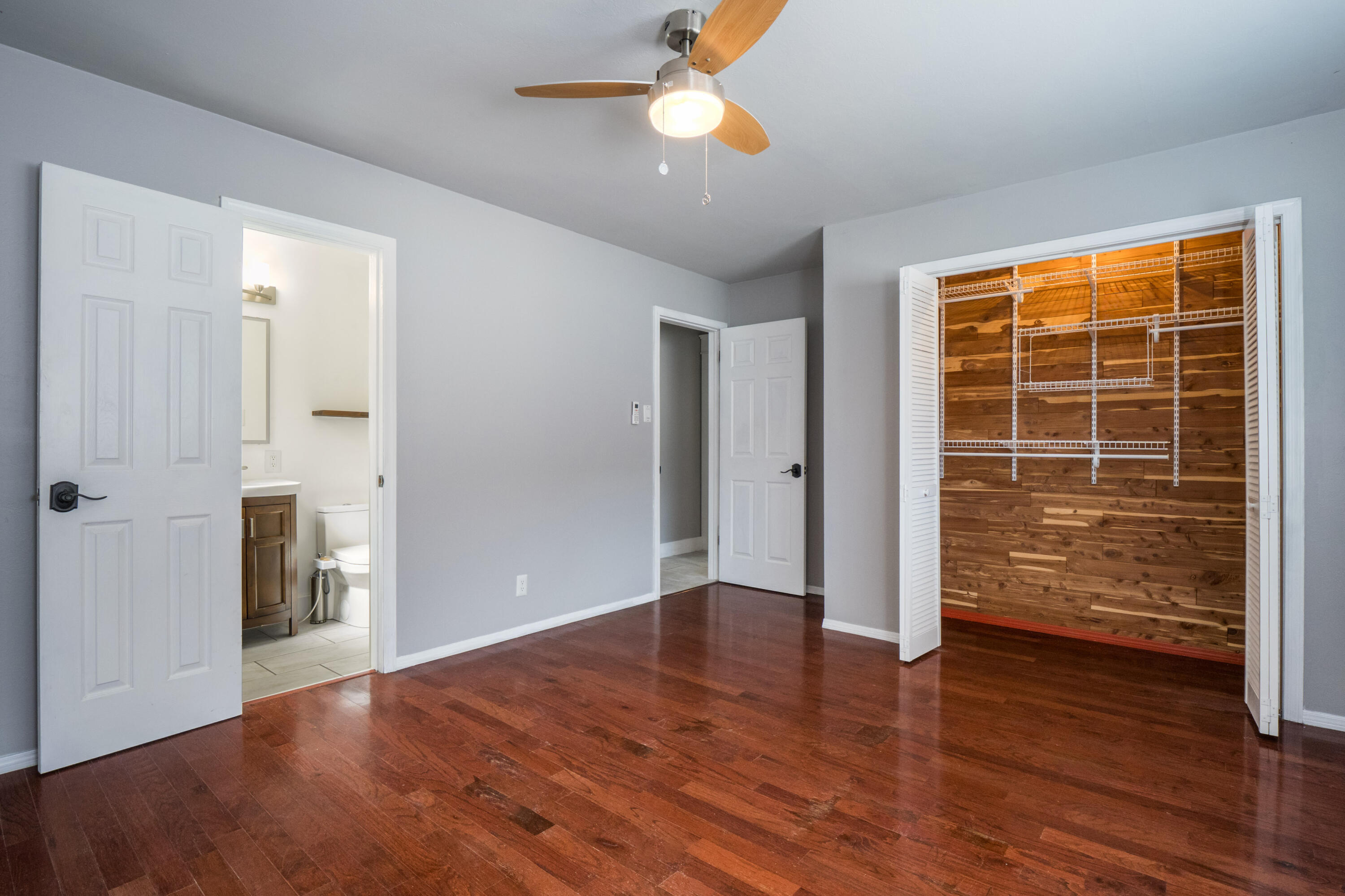 Photo 17 — 9109 Somervell Court NE